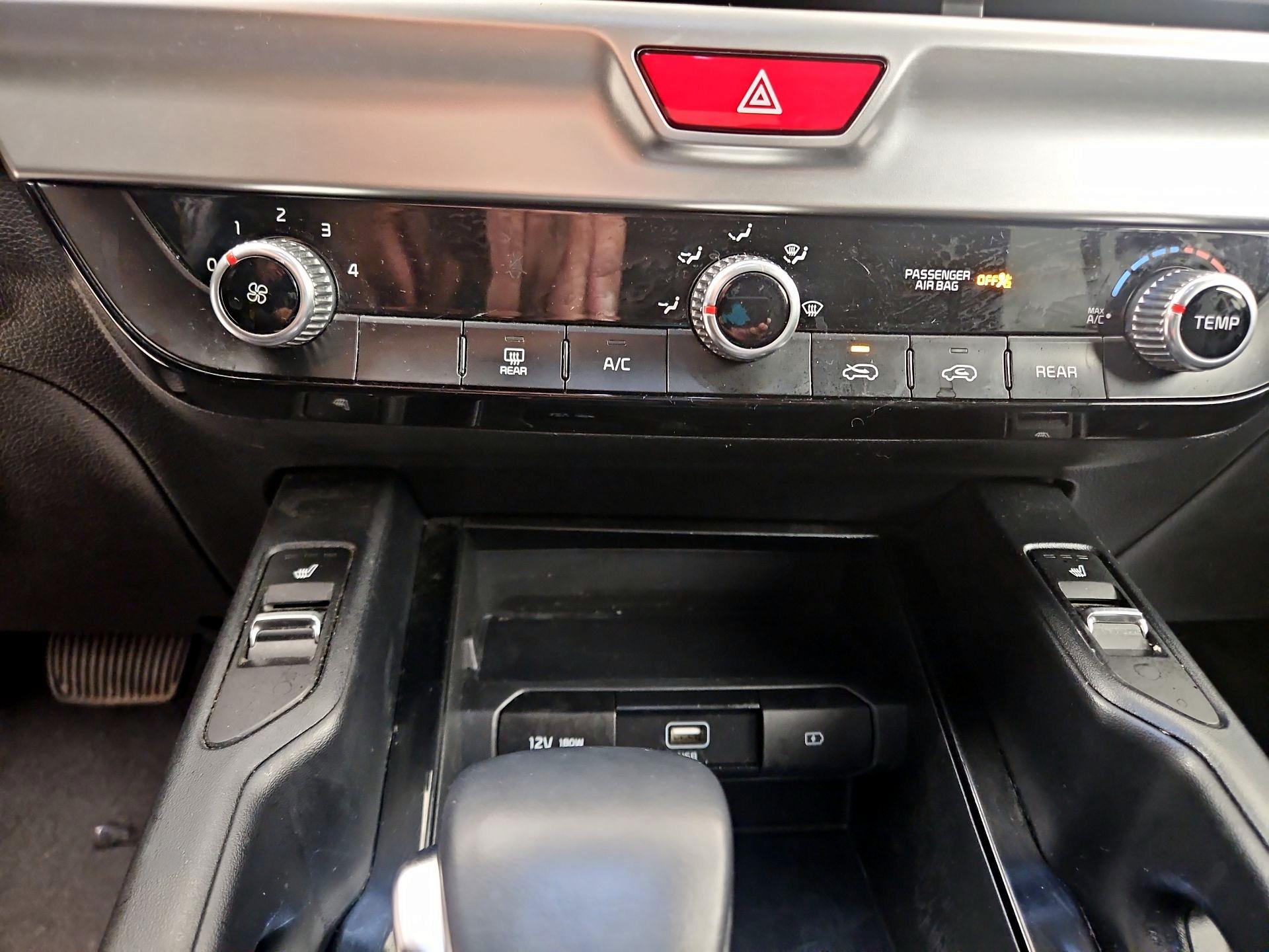 Thumbnail: 2021 Kia Telluride - 16