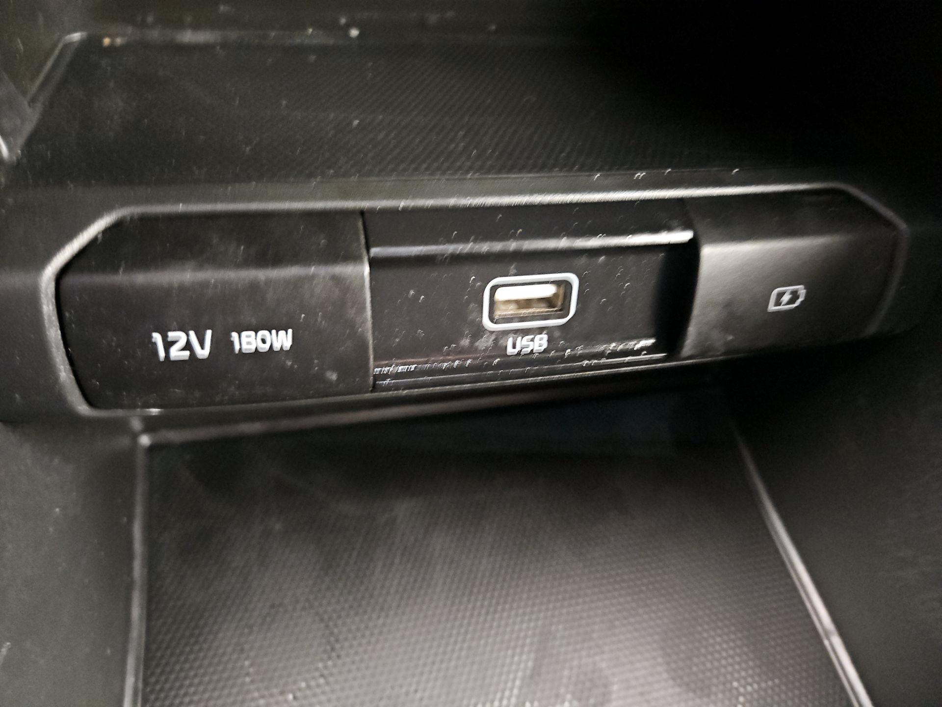 Thumbnail: 2021 Kia Telluride - 18