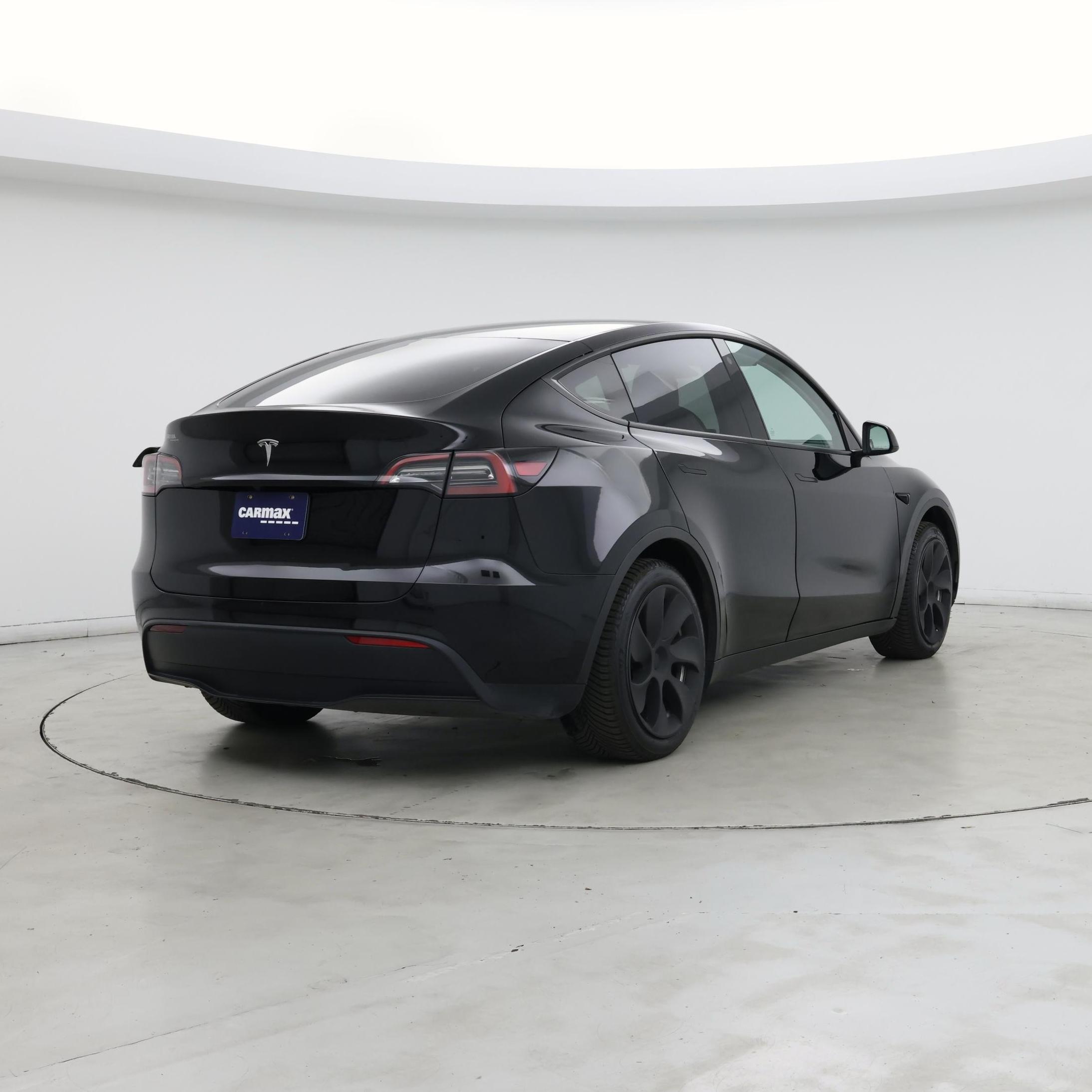 Thumbnail: 2023 Tesla Model Y - 8