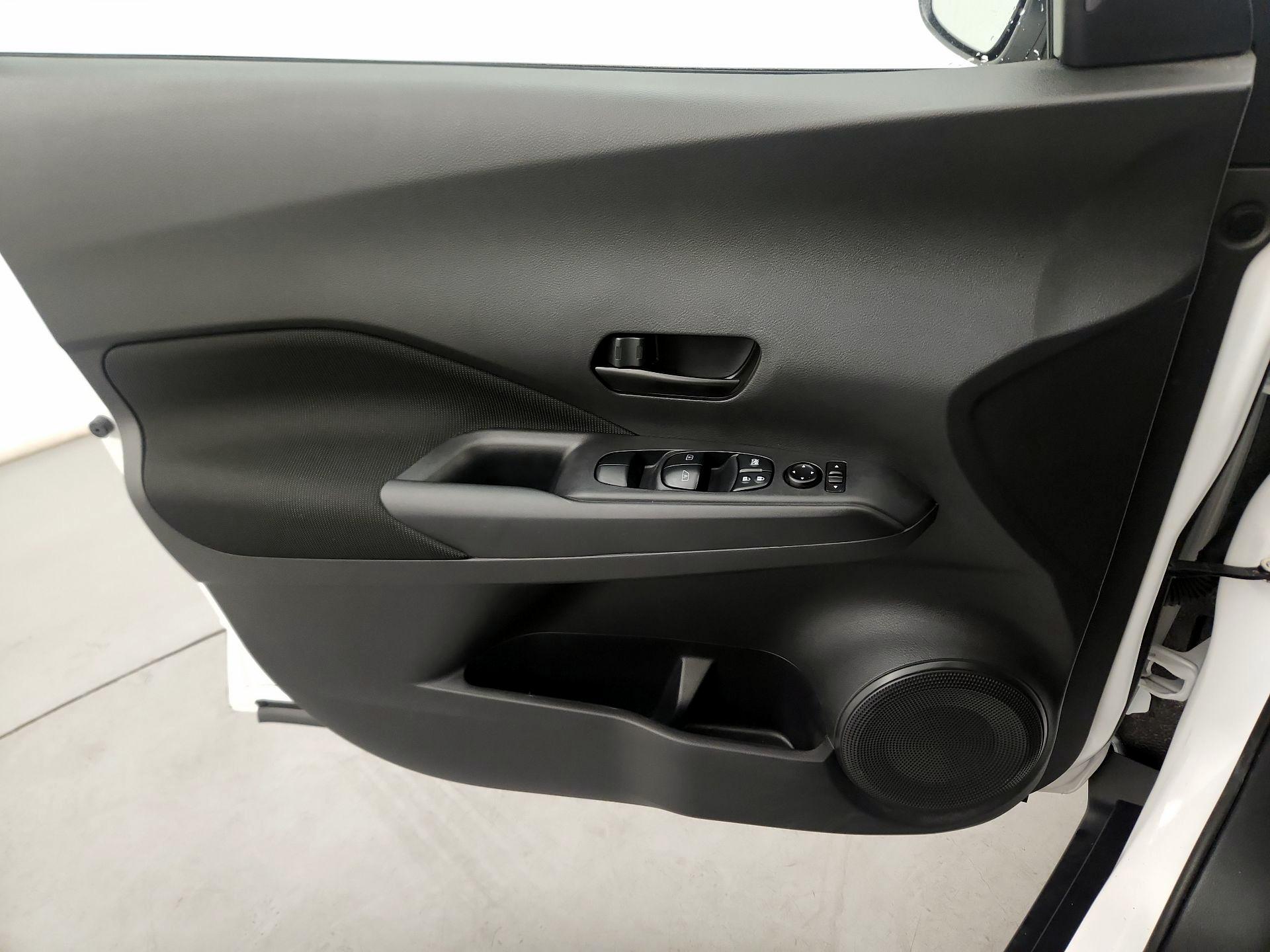 Thumbnail: 2023 Nissan Kicks - 10