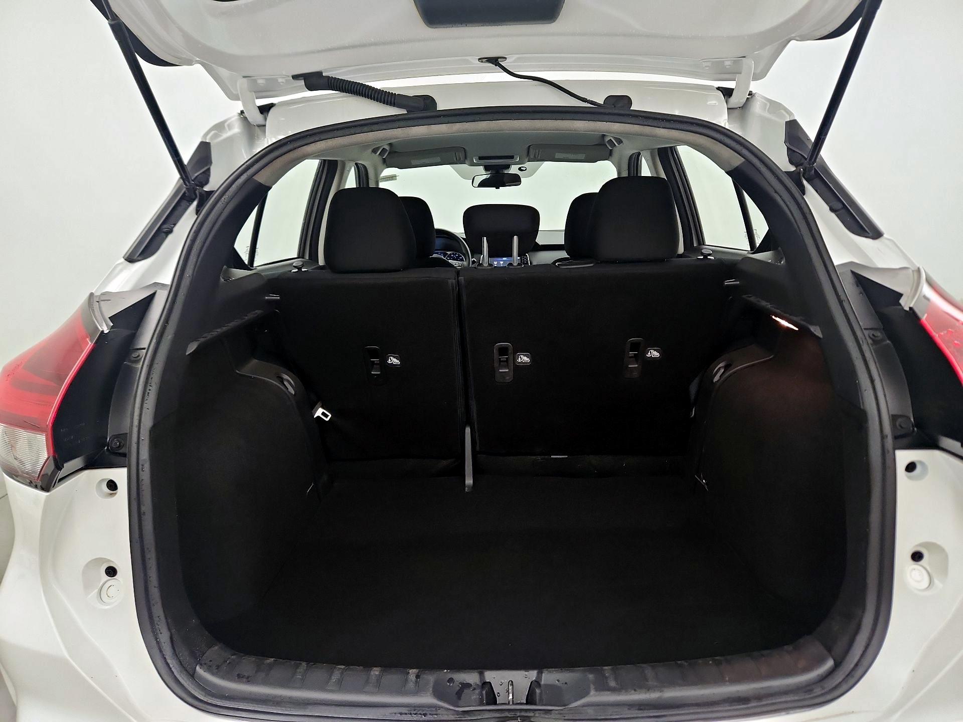 Thumbnail: 2023 Nissan Kicks - 18