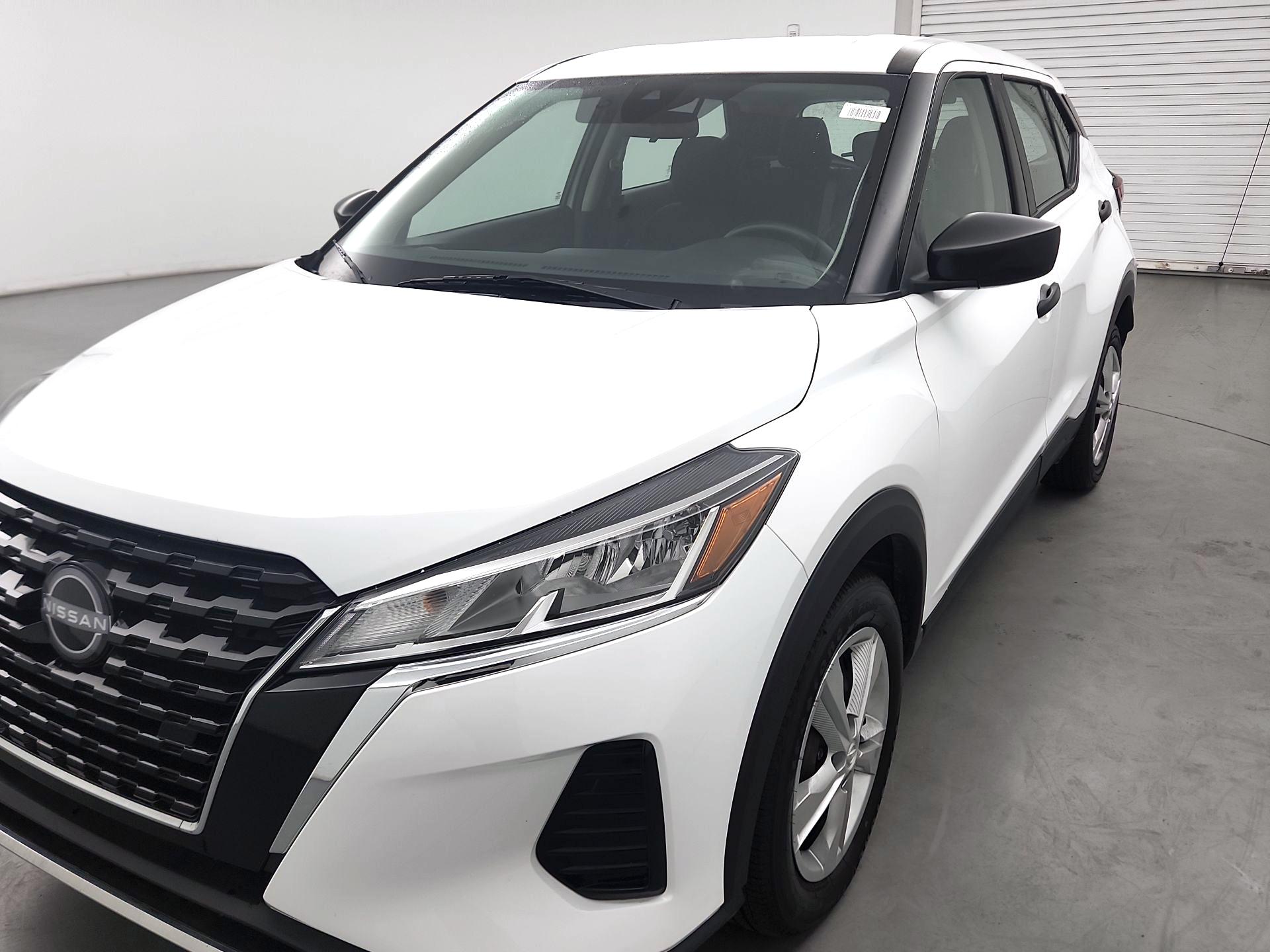 Thumbnail: 2023 Nissan Kicks - 3