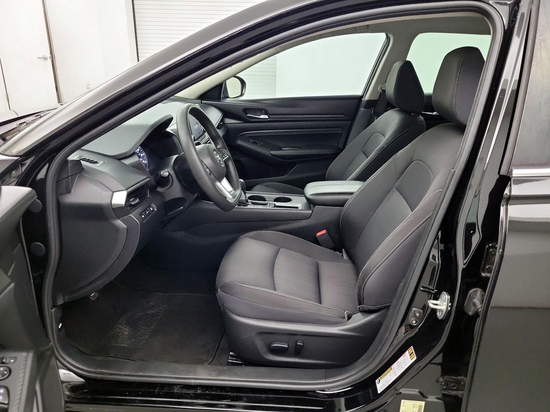 Thumbnail: 2020 Nissan Altima - 9