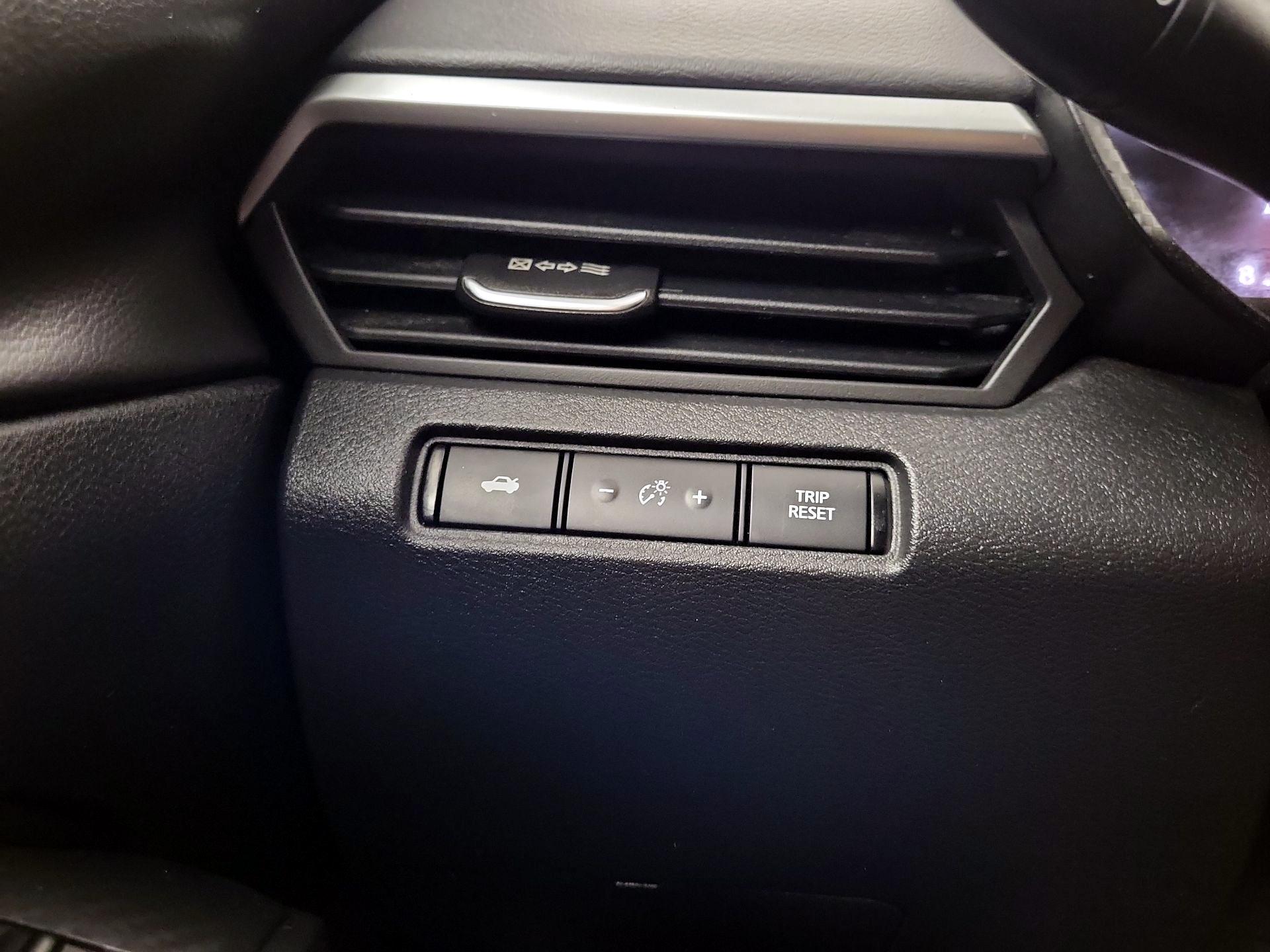 Thumbnail: 2020 Nissan Altima - 11