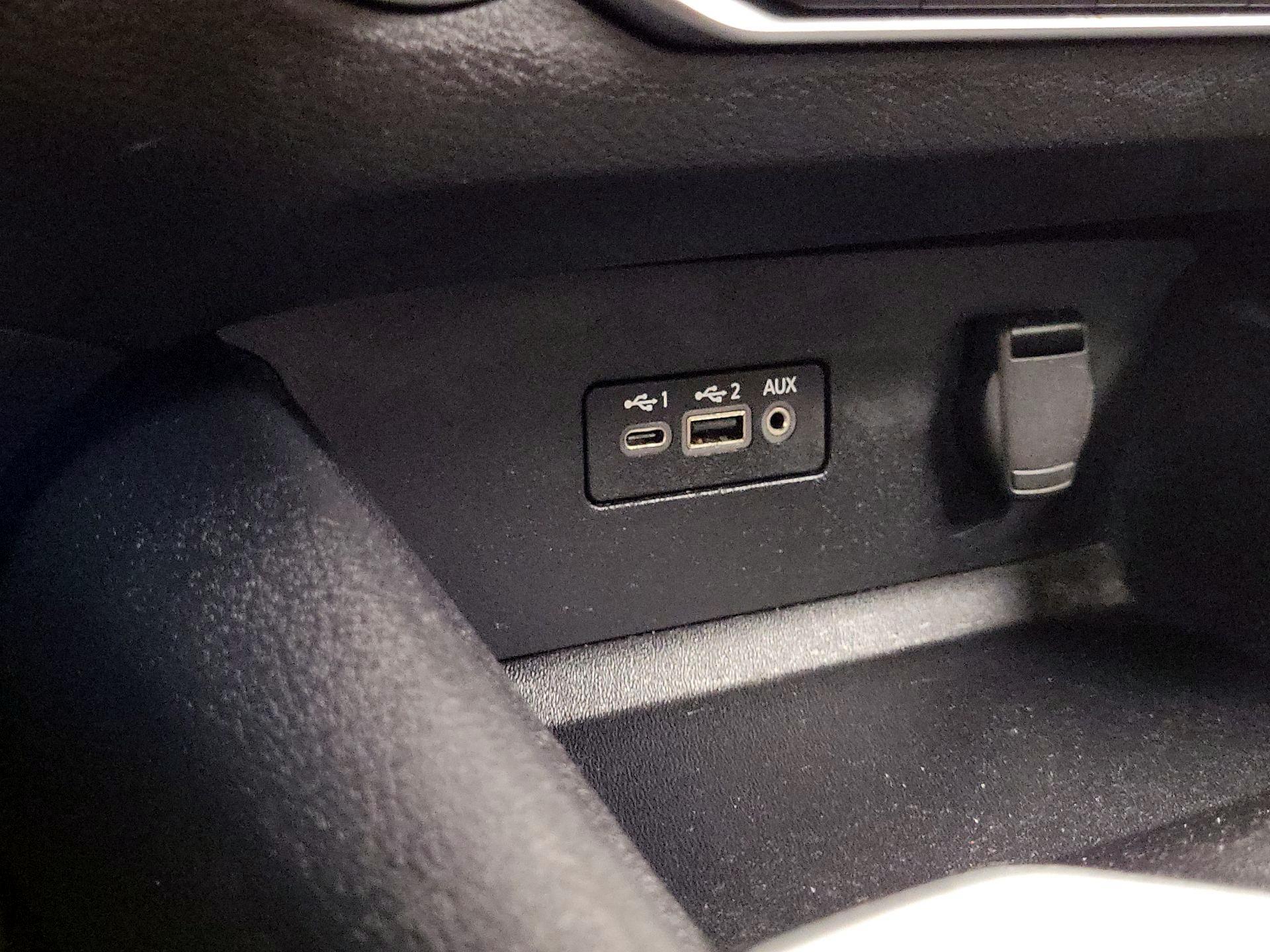 Thumbnail: 2020 Nissan Altima - 16