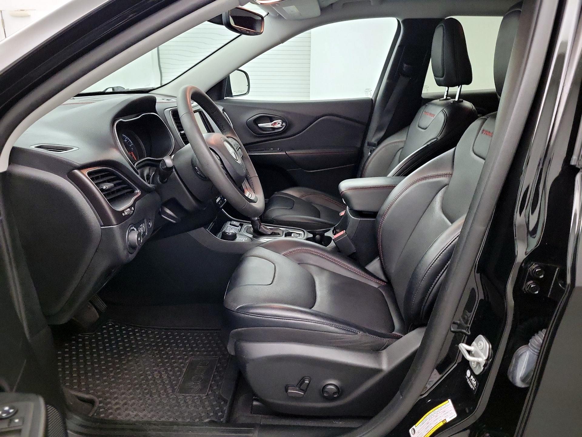 Thumbnail: 2022 Jeep Cherokee - 9