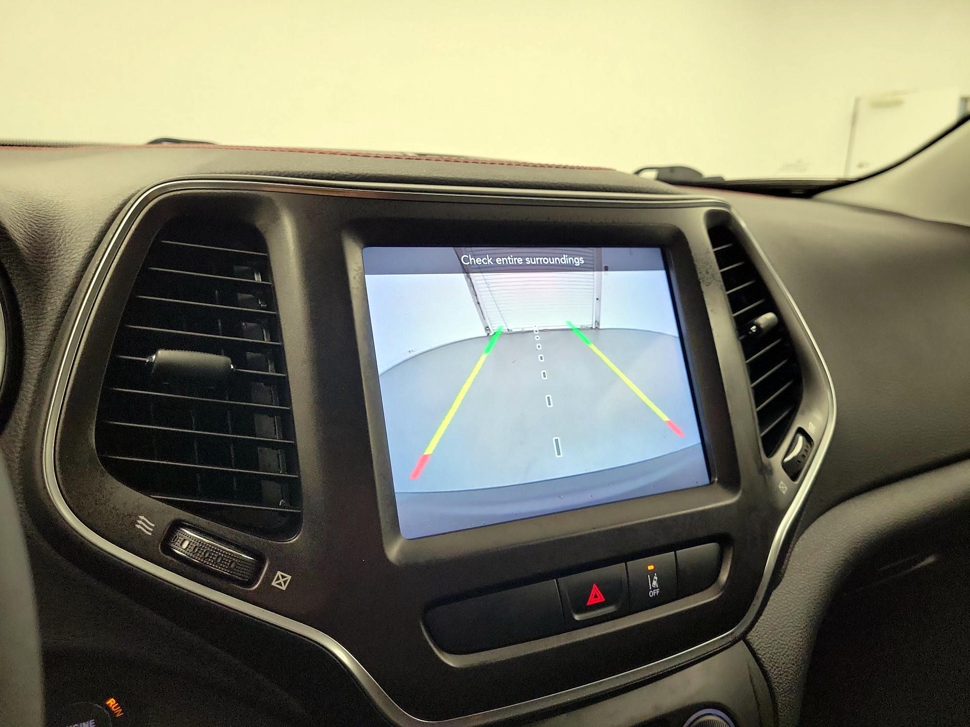 Thumbnail: 2022 Jeep Cherokee - 12