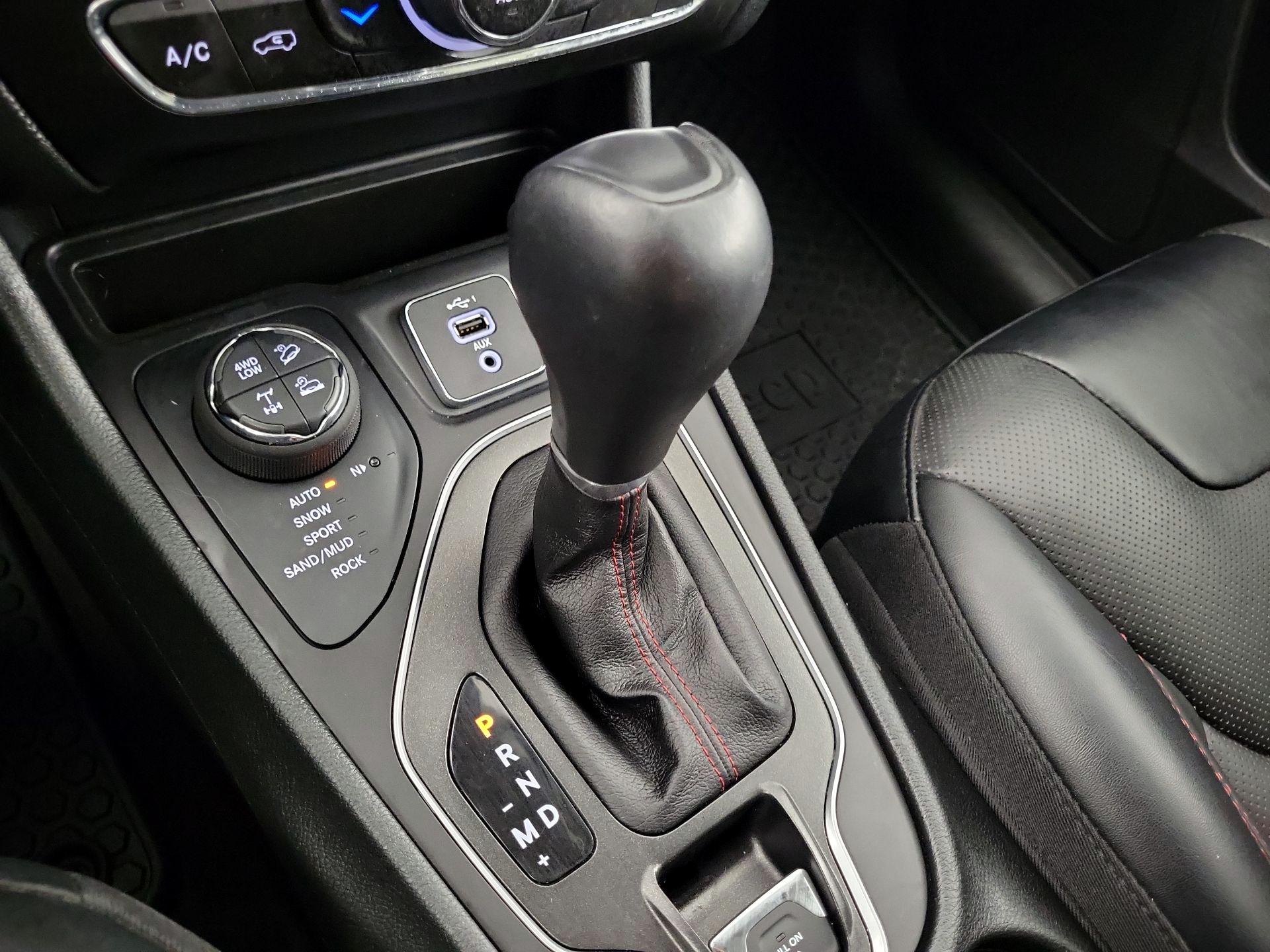 Thumbnail: 2022 Jeep Cherokee - 15