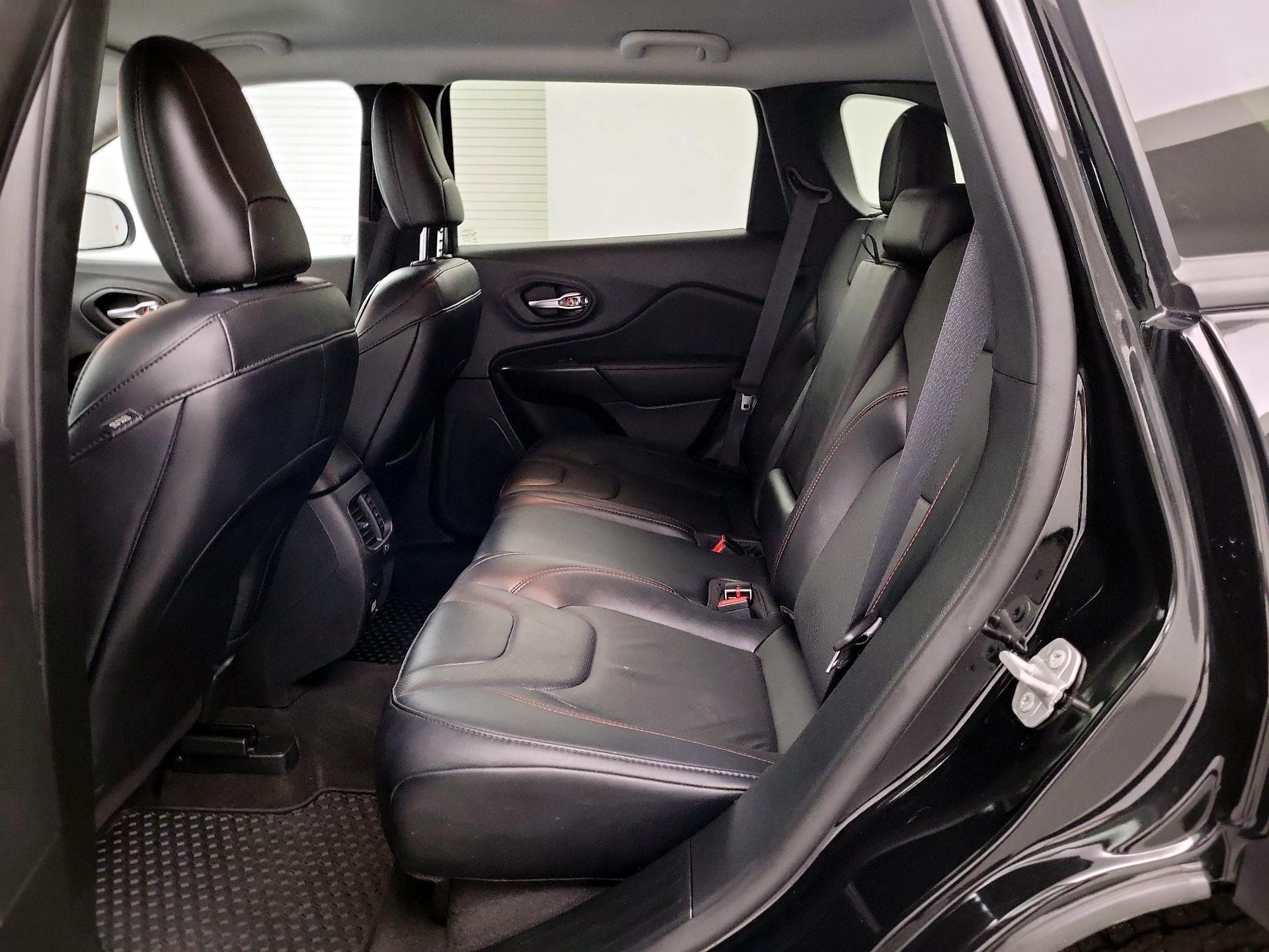 Thumbnail: 2022 Jeep Cherokee - 17