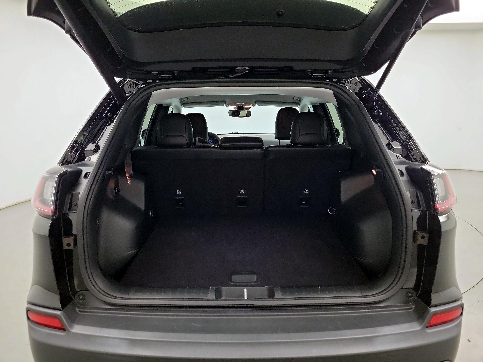 Thumbnail: 2022 Jeep Cherokee - 18