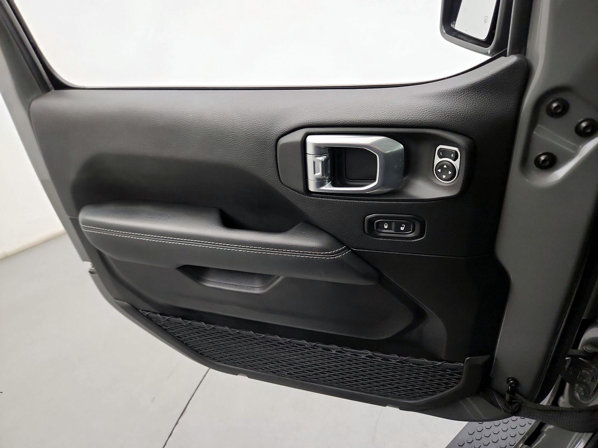 Thumbnail: 2022 Jeep Wrangler - 10