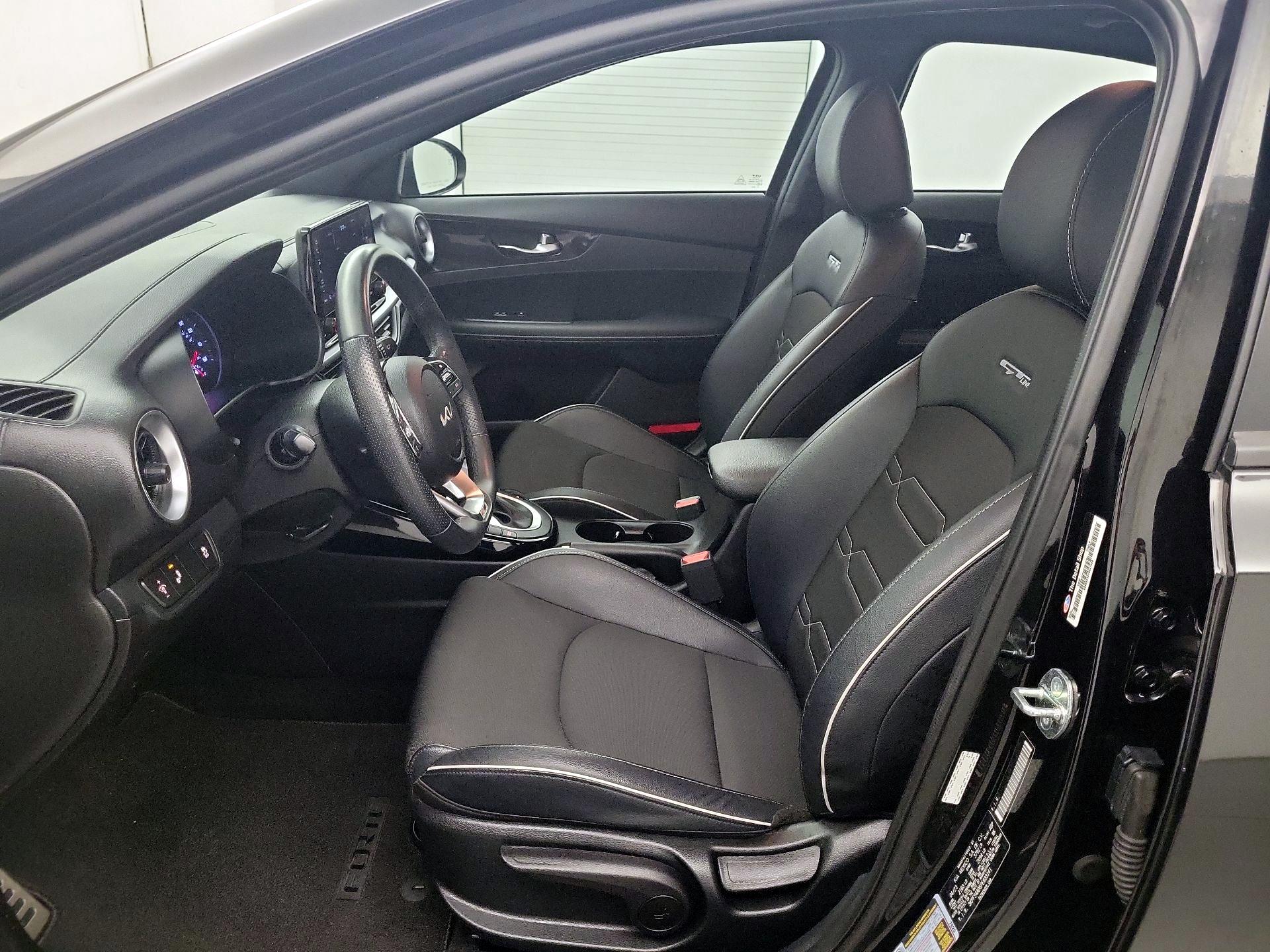 Thumbnail: 2023 Kia Forte - 9