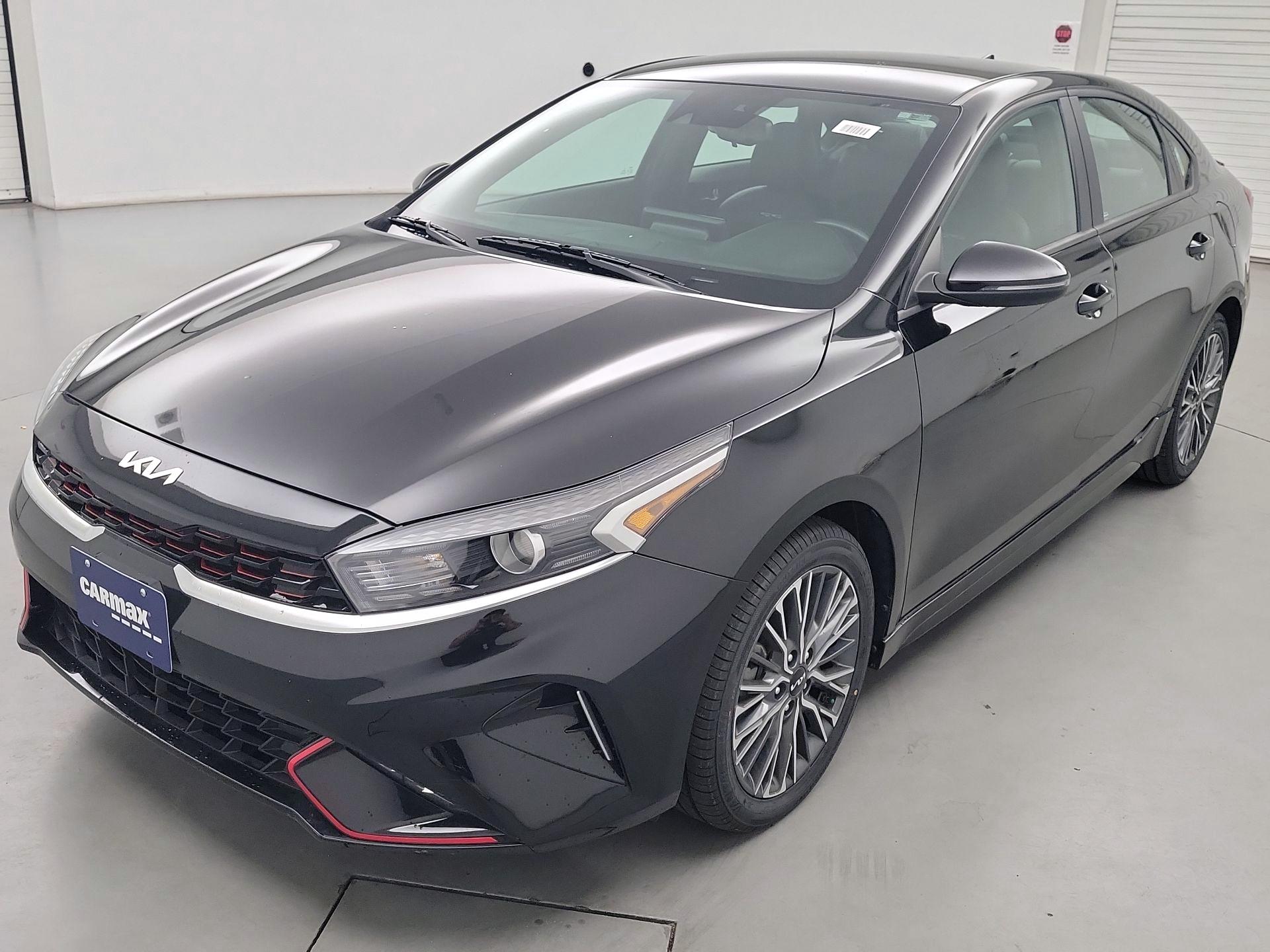 Thumbnail: 2023 Kia Forte - 3