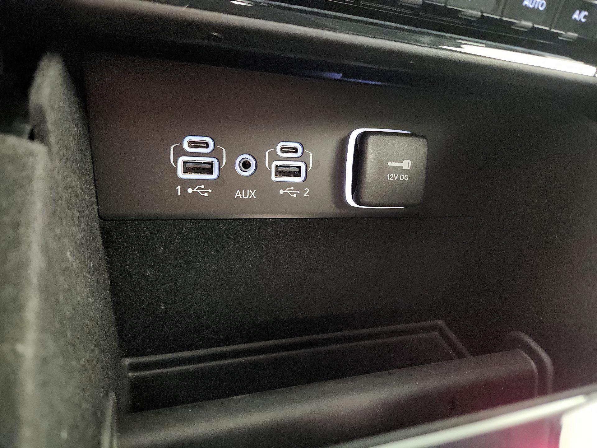 Thumbnail: 2022 Jeep Grand Cherokee - 16