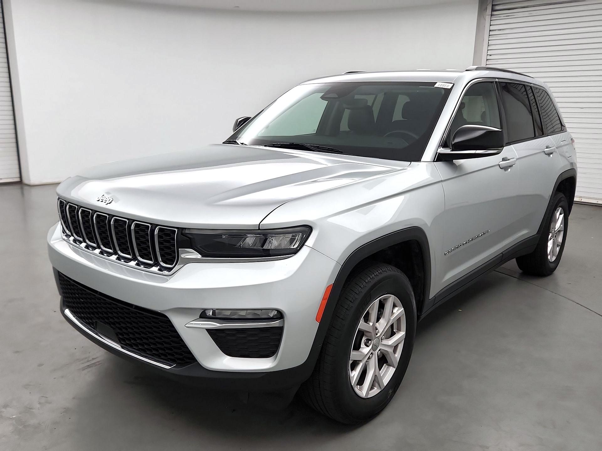 Thumbnail: 2022 Jeep Grand Cherokee - 3