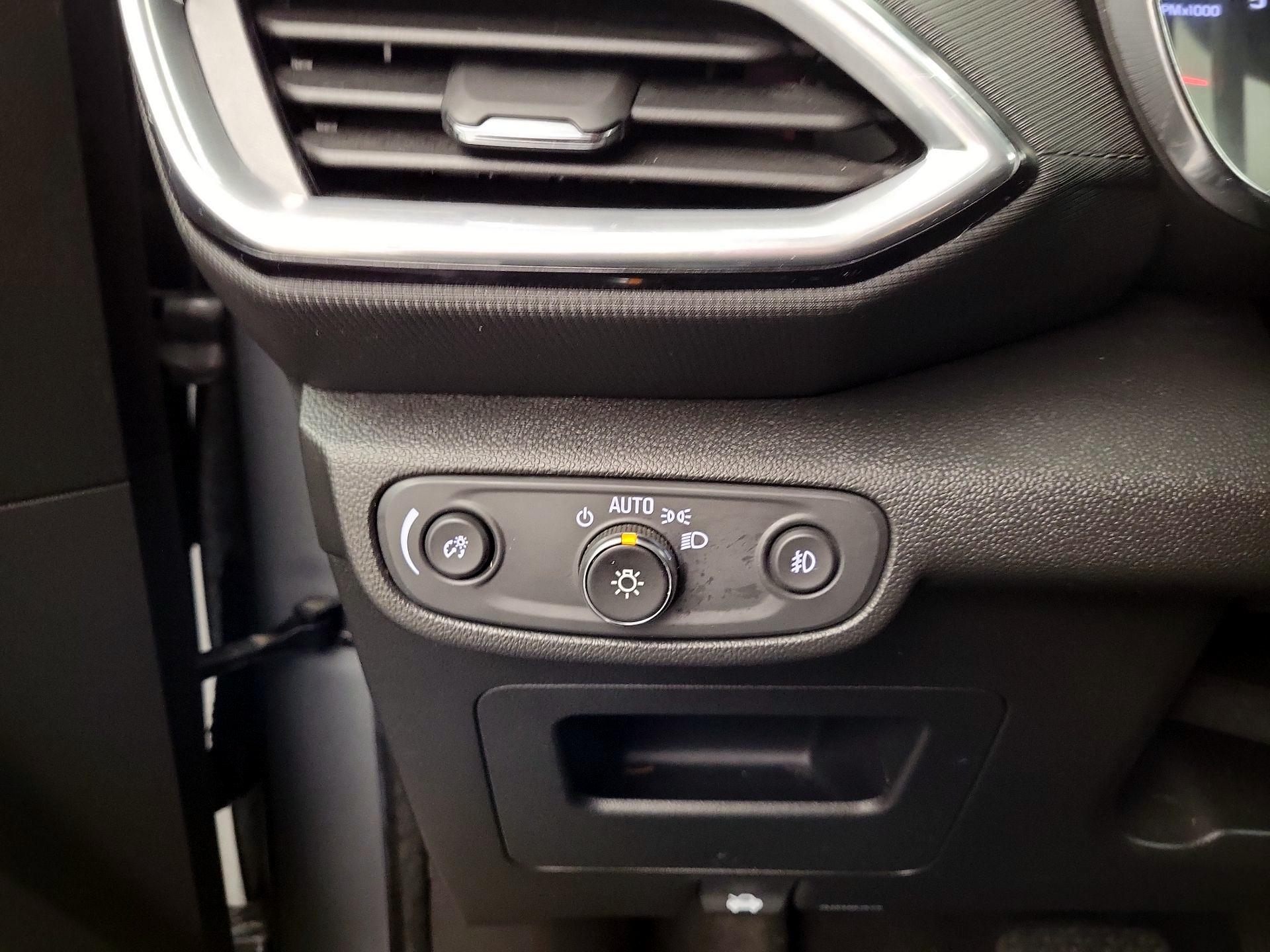 Thumbnail: 2023 Chevrolet TrailBlazer - 11