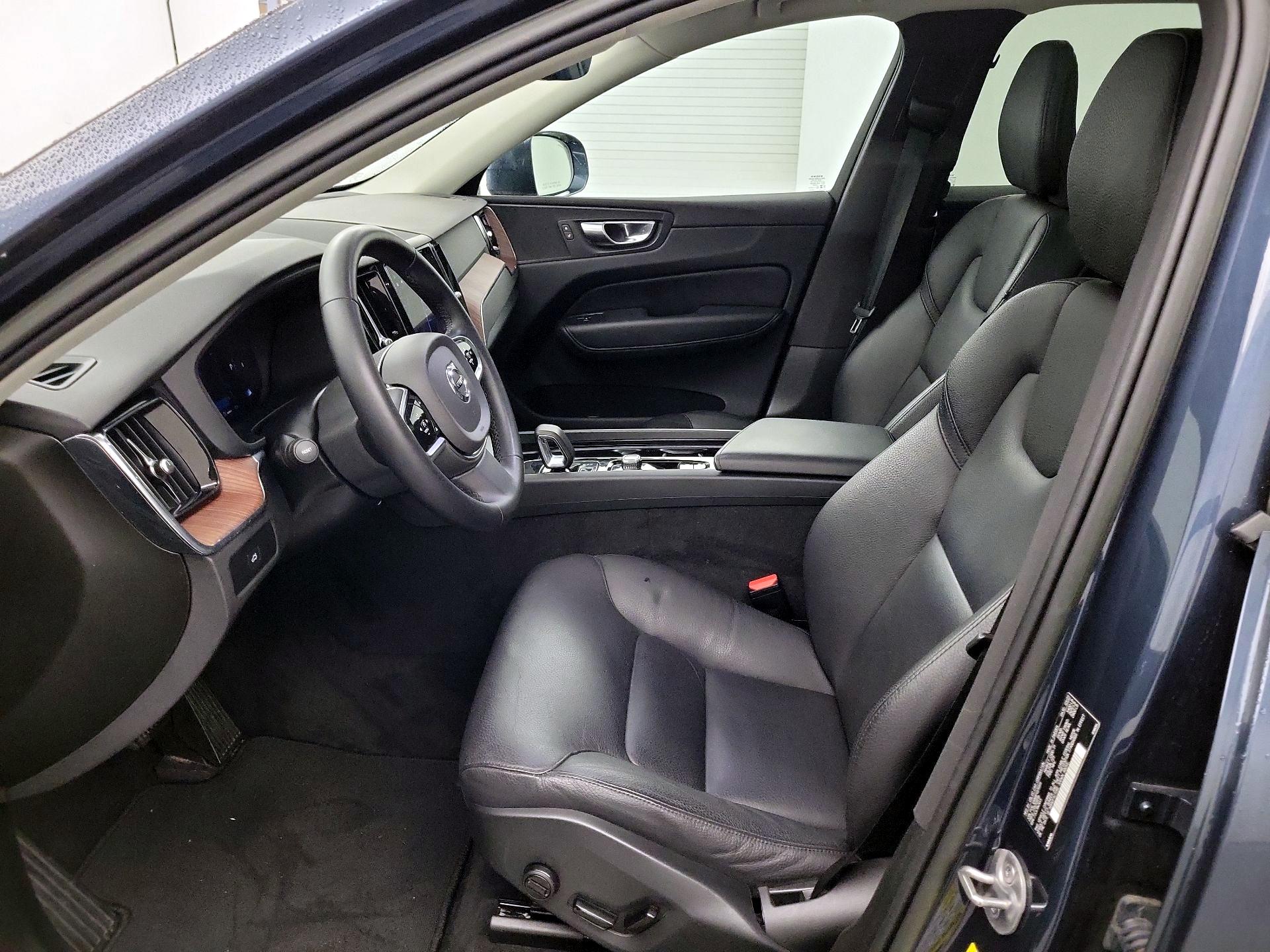 Thumbnail: 2023 Volvo XC60 - 9