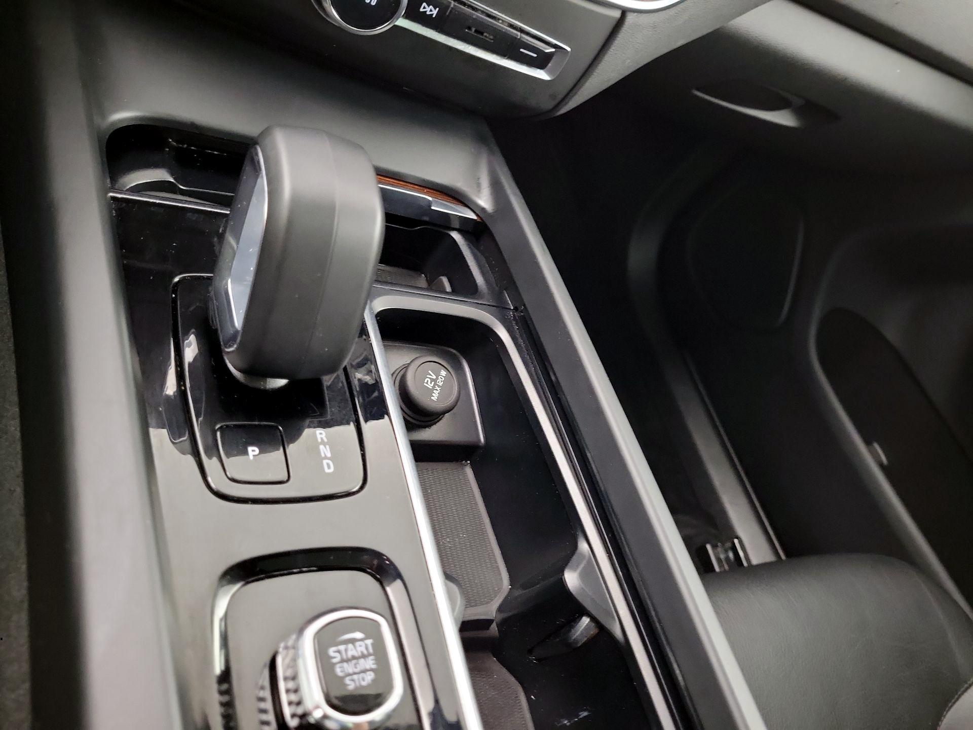 Thumbnail: 2023 Volvo XC60 - 16