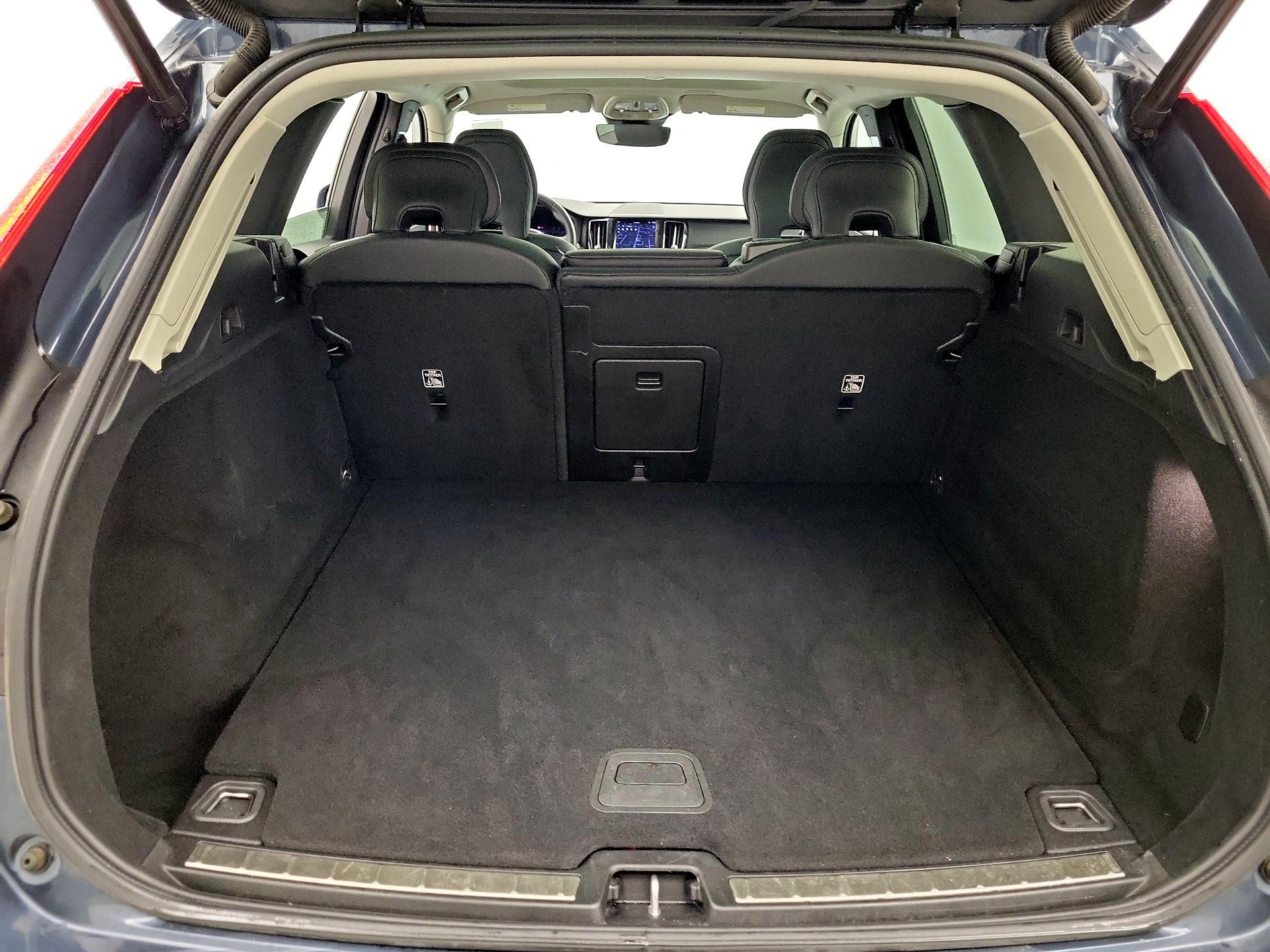 Thumbnail: 2023 Volvo XC60 - 20