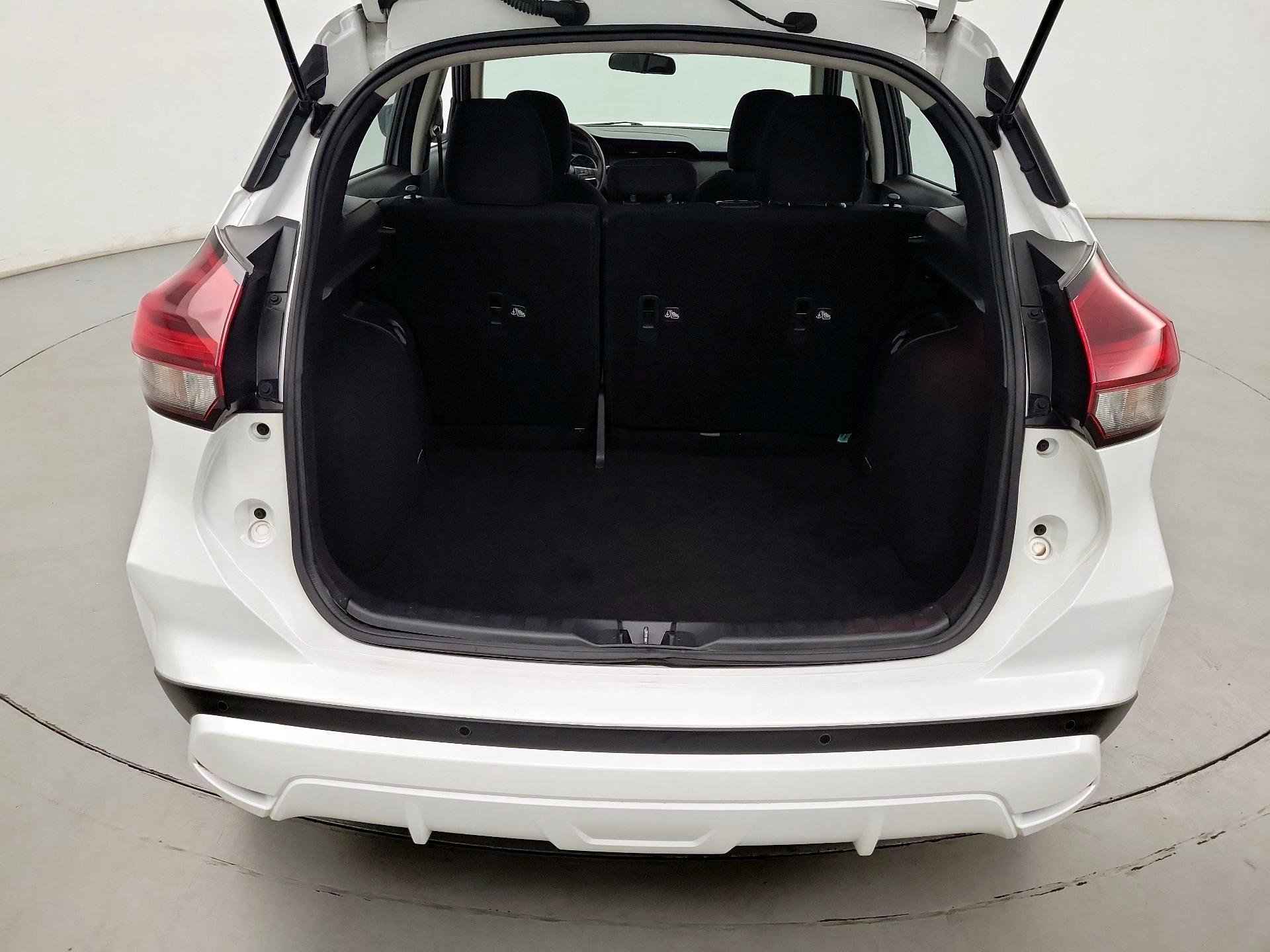 Thumbnail: 2022 Nissan Kicks - 17