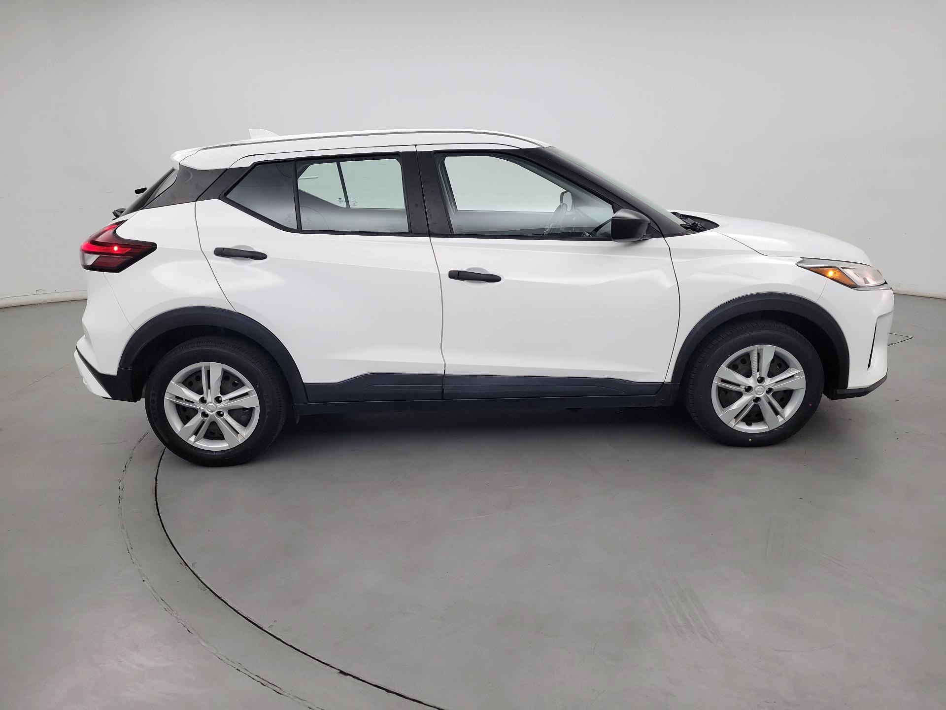 Thumbnail: 2022 Nissan Kicks - 4