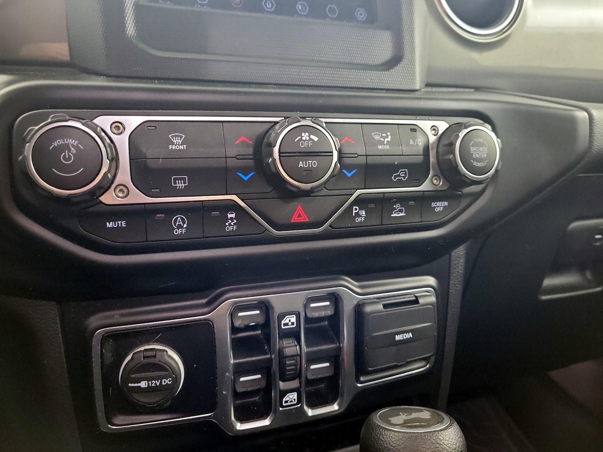 Thumbnail: 2021 Jeep Wrangler - 14