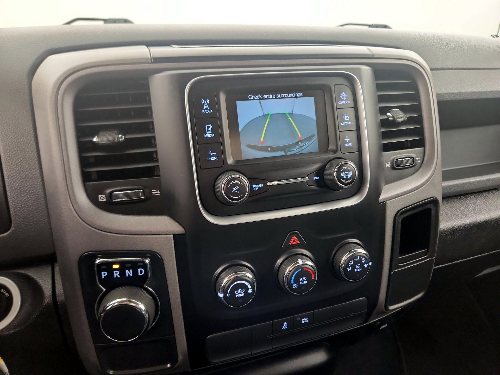 Thumbnail: 2020 RAM 1500 Classic - 11