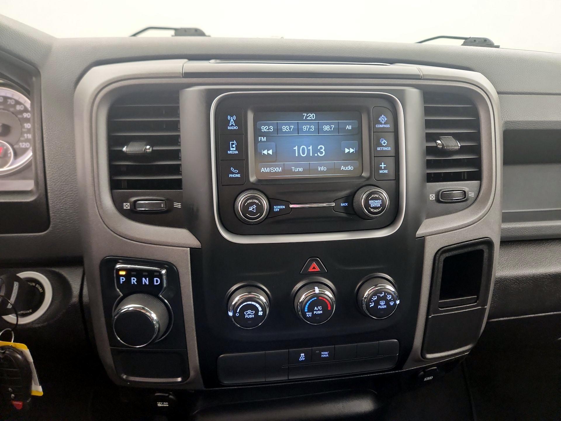 Thumbnail: 2020 RAM 1500 Classic - 12