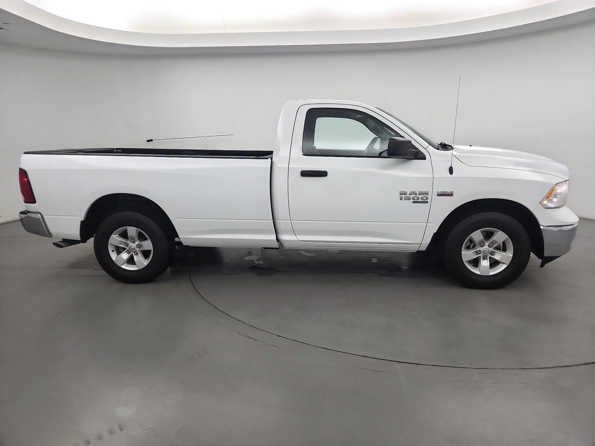 Thumbnail: 2020 RAM 1500 Classic - 4