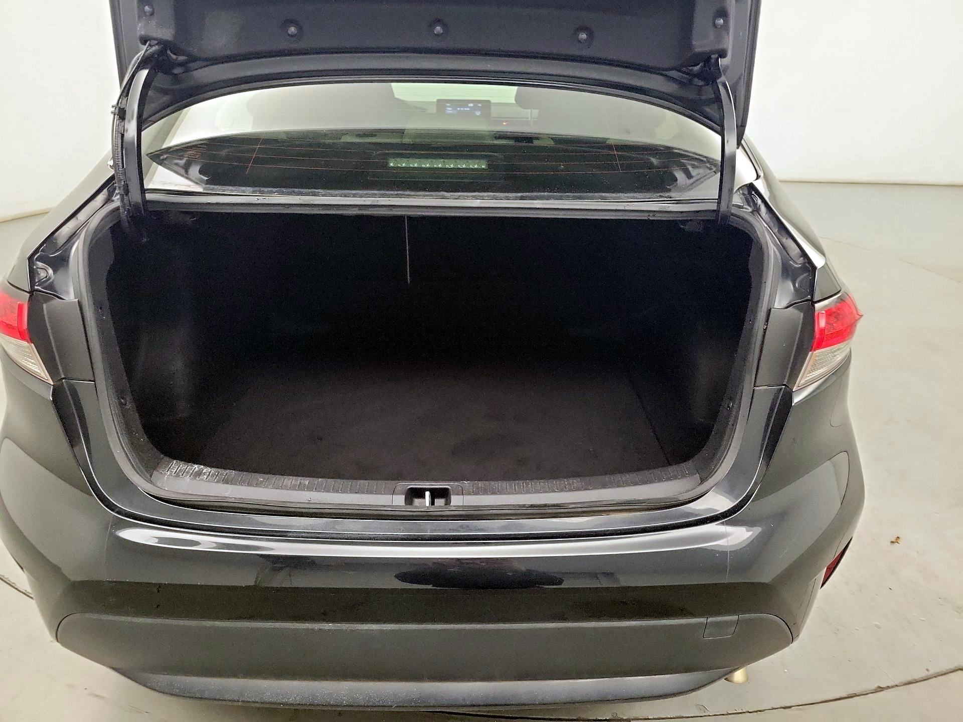 Thumbnail: 2021 Toyota Corolla - 18