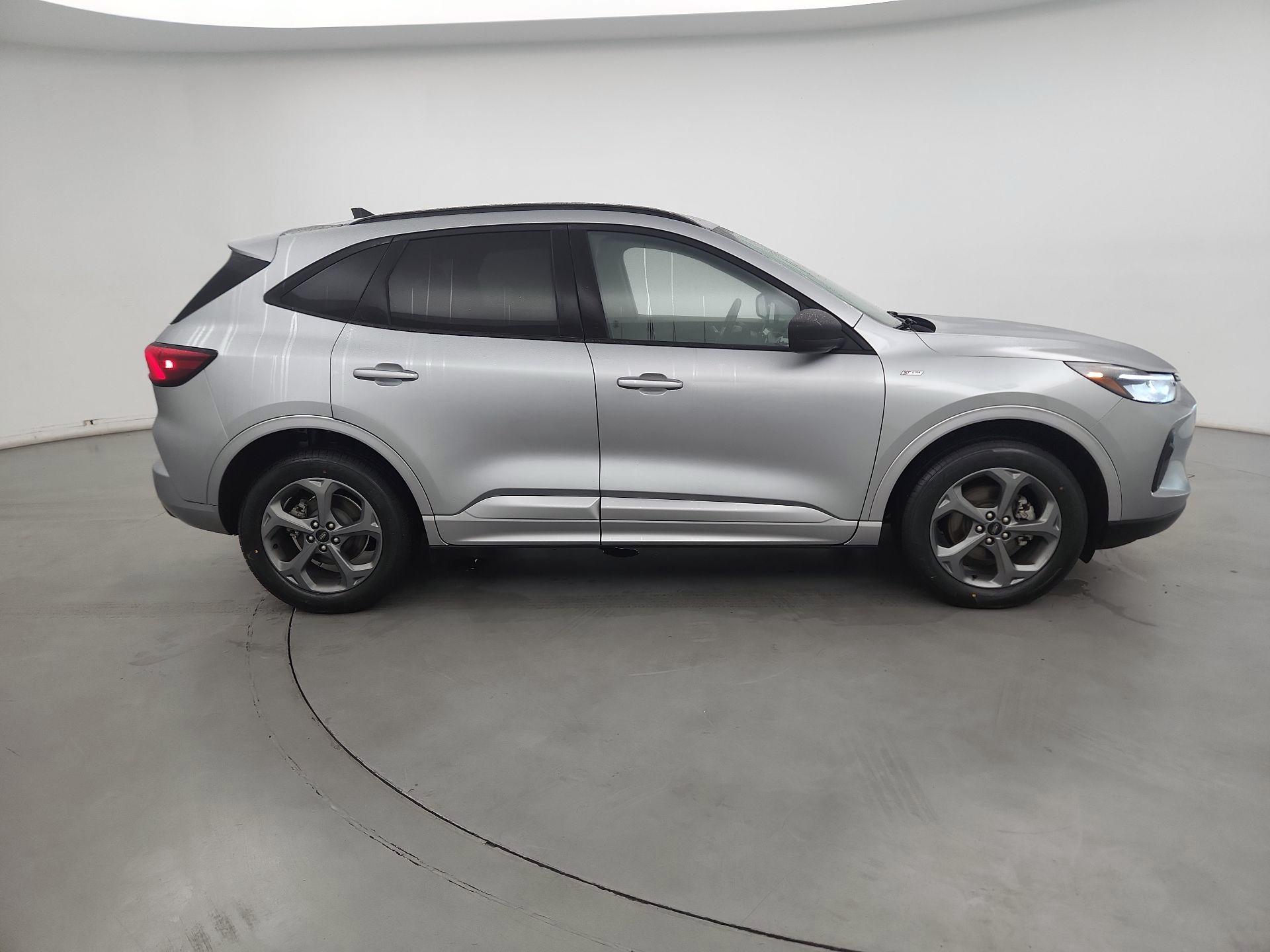 Thumbnail: 2023 Ford Escape - 4