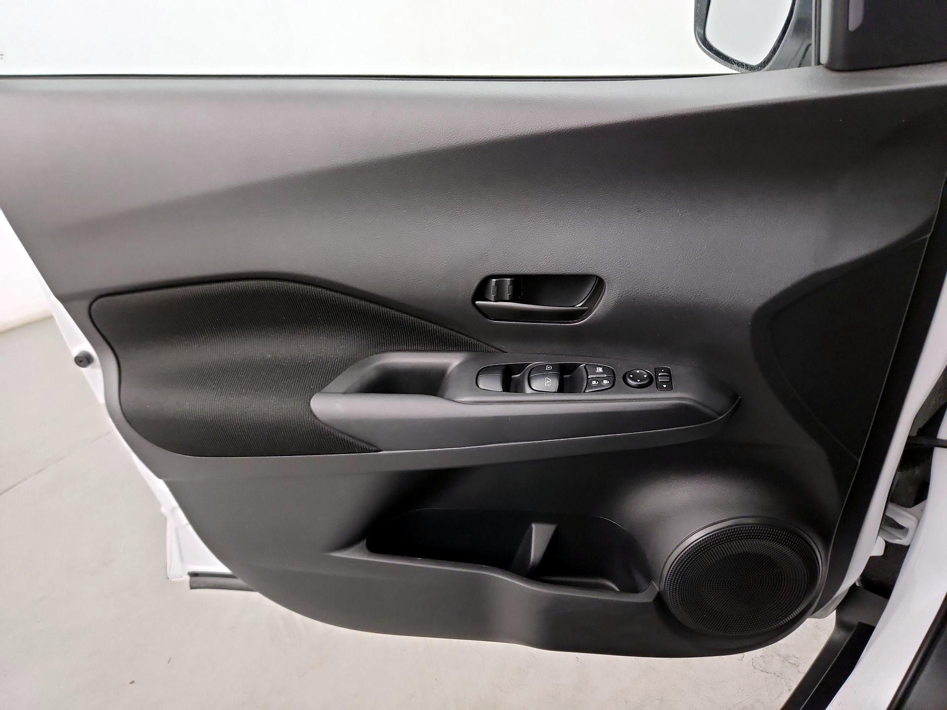 Thumbnail: 2023 Nissan Kicks - 10