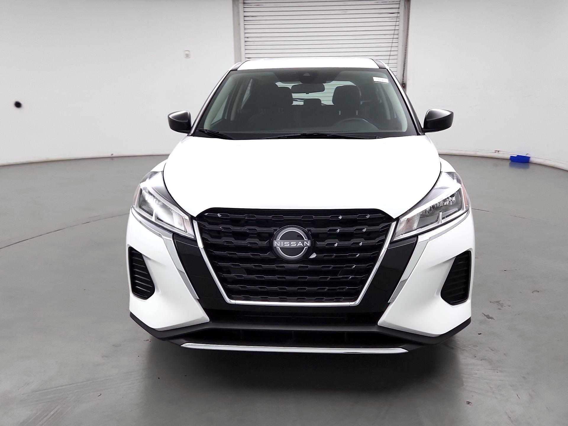 Thumbnail: 2023 Nissan Kicks - 2