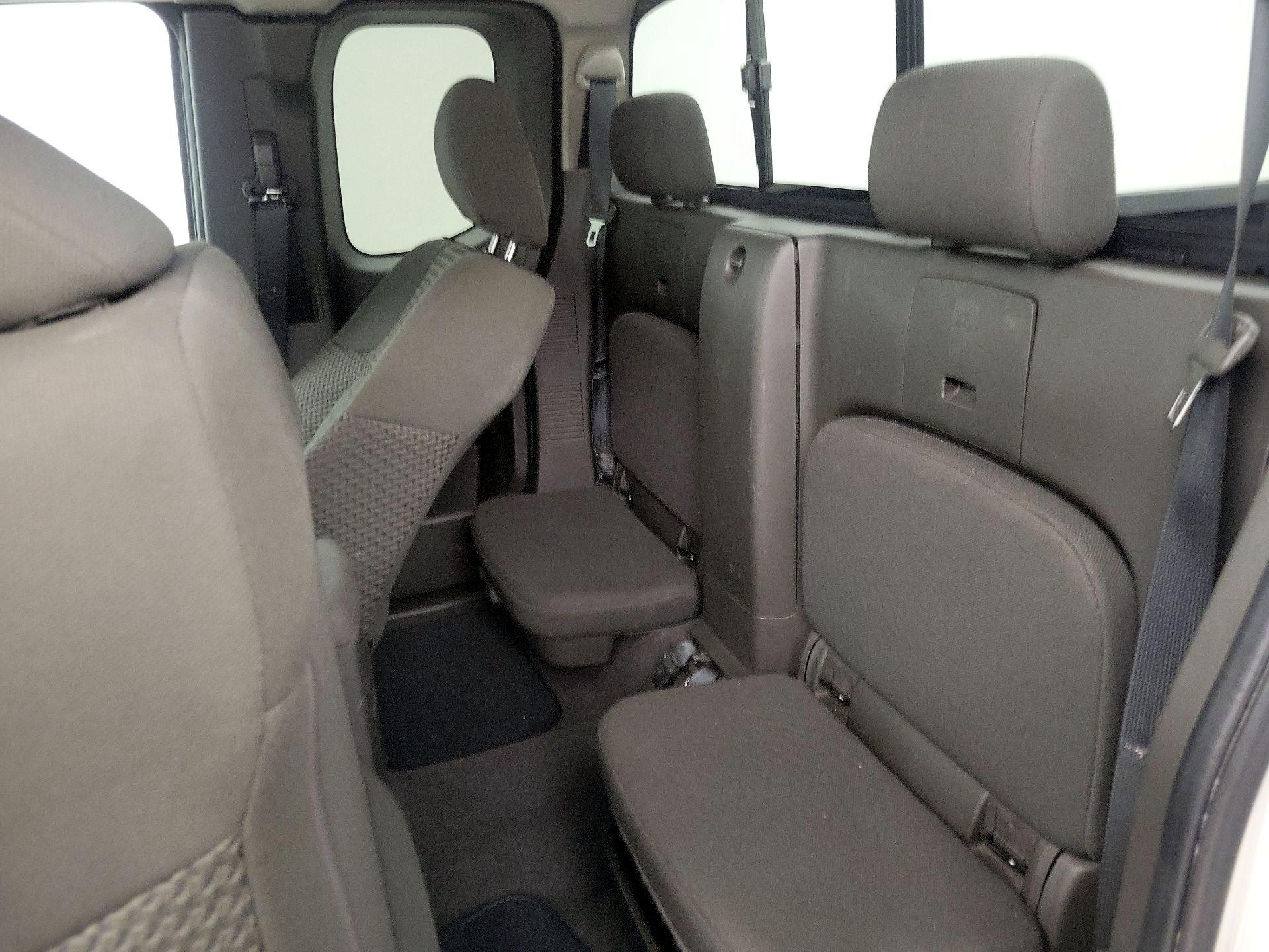 Thumbnail: 2021 Nissan Frontier - 18