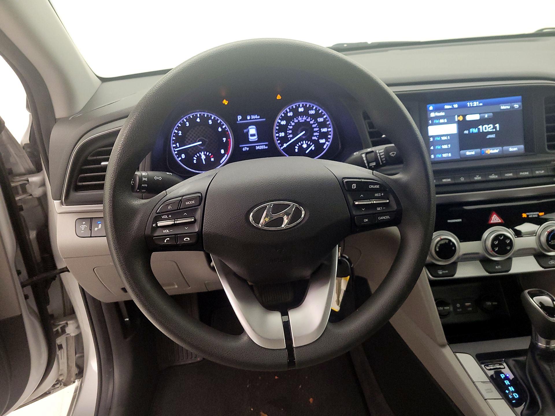 Thumbnail: 2019 Hyundai Elantra - 10