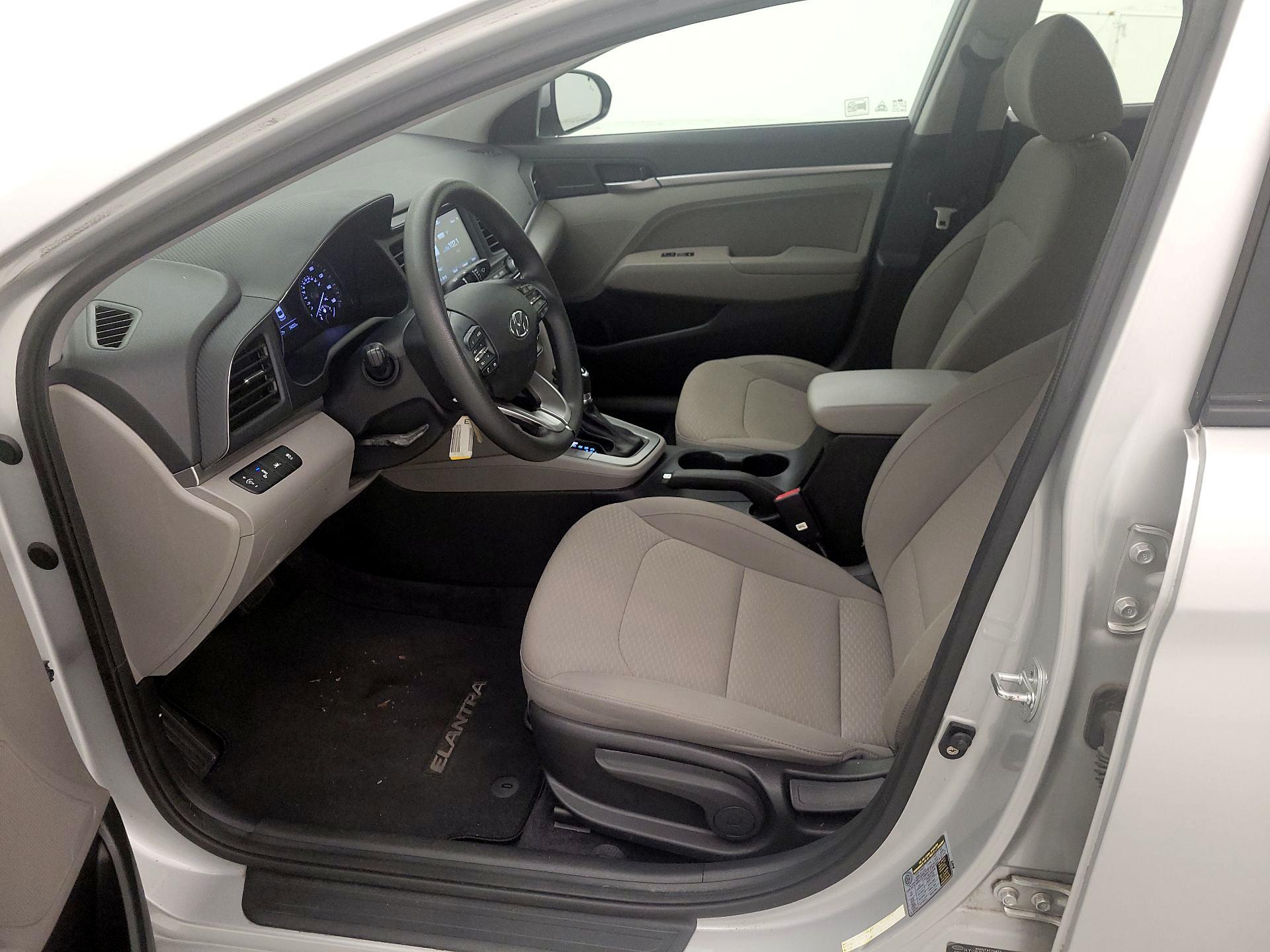 Thumbnail: 2019 Hyundai Elantra - 11