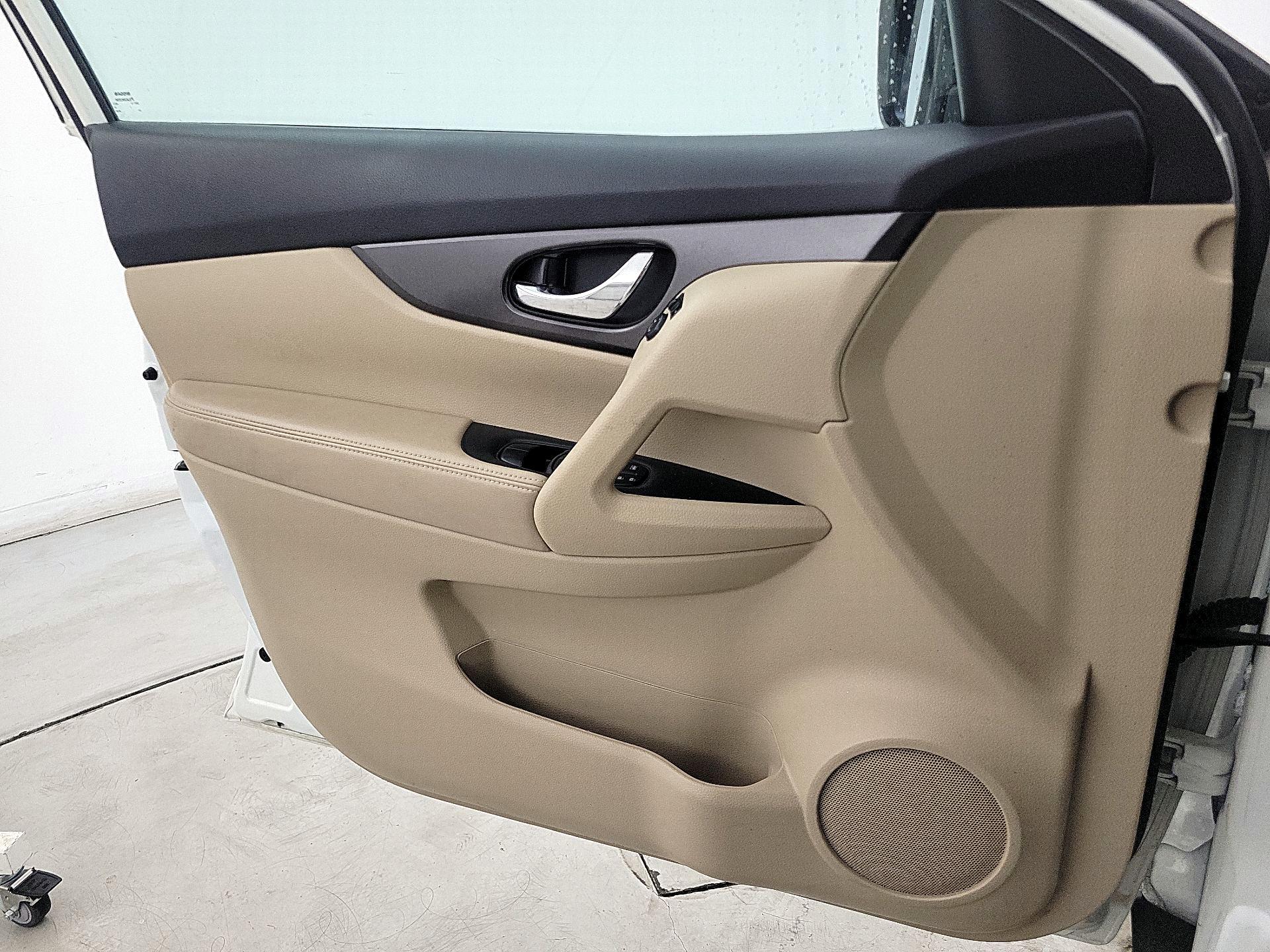 Thumbnail: 2014 Nissan Rogue - 12