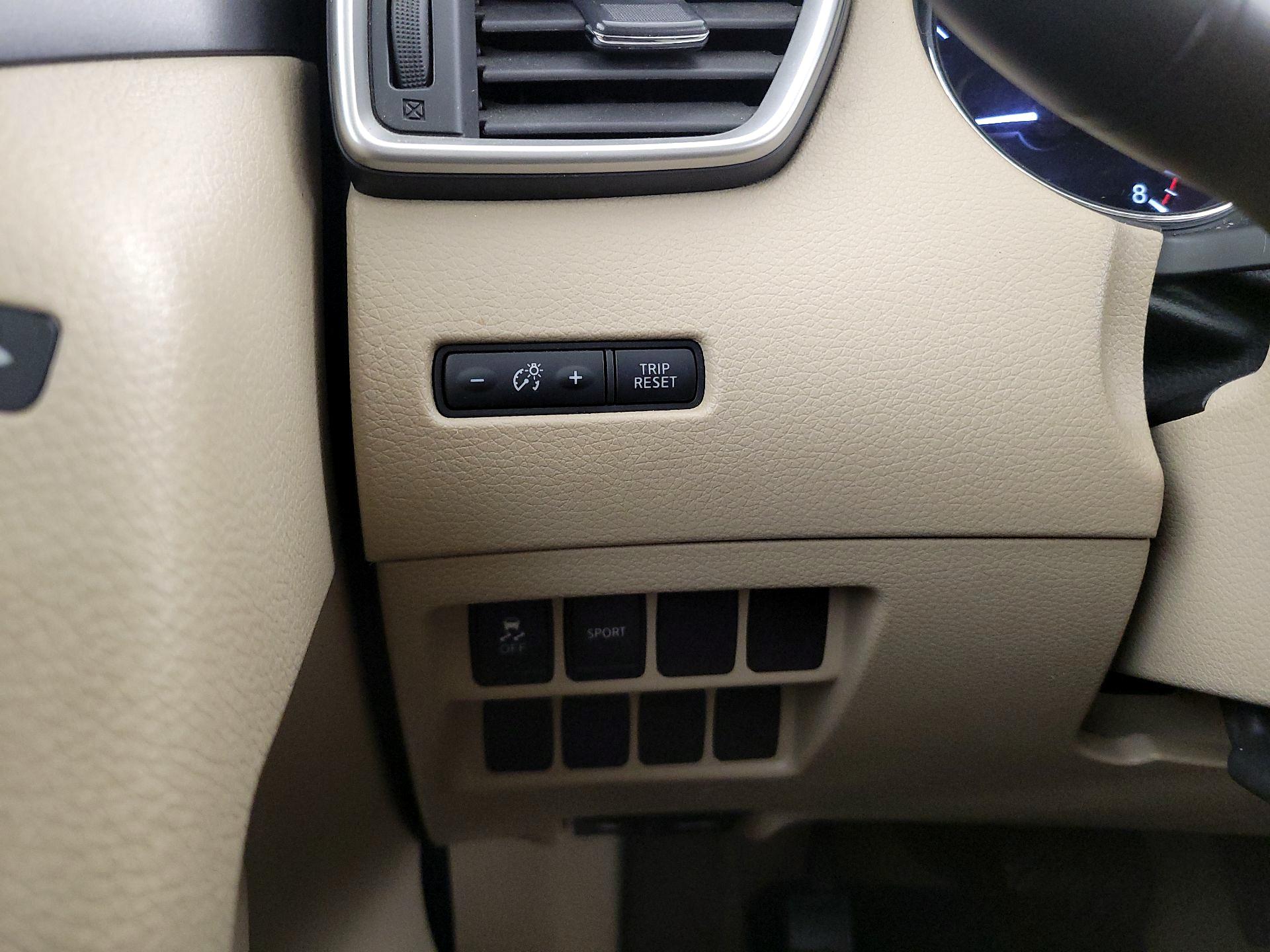 Thumbnail: 2014 Nissan Rogue - 13