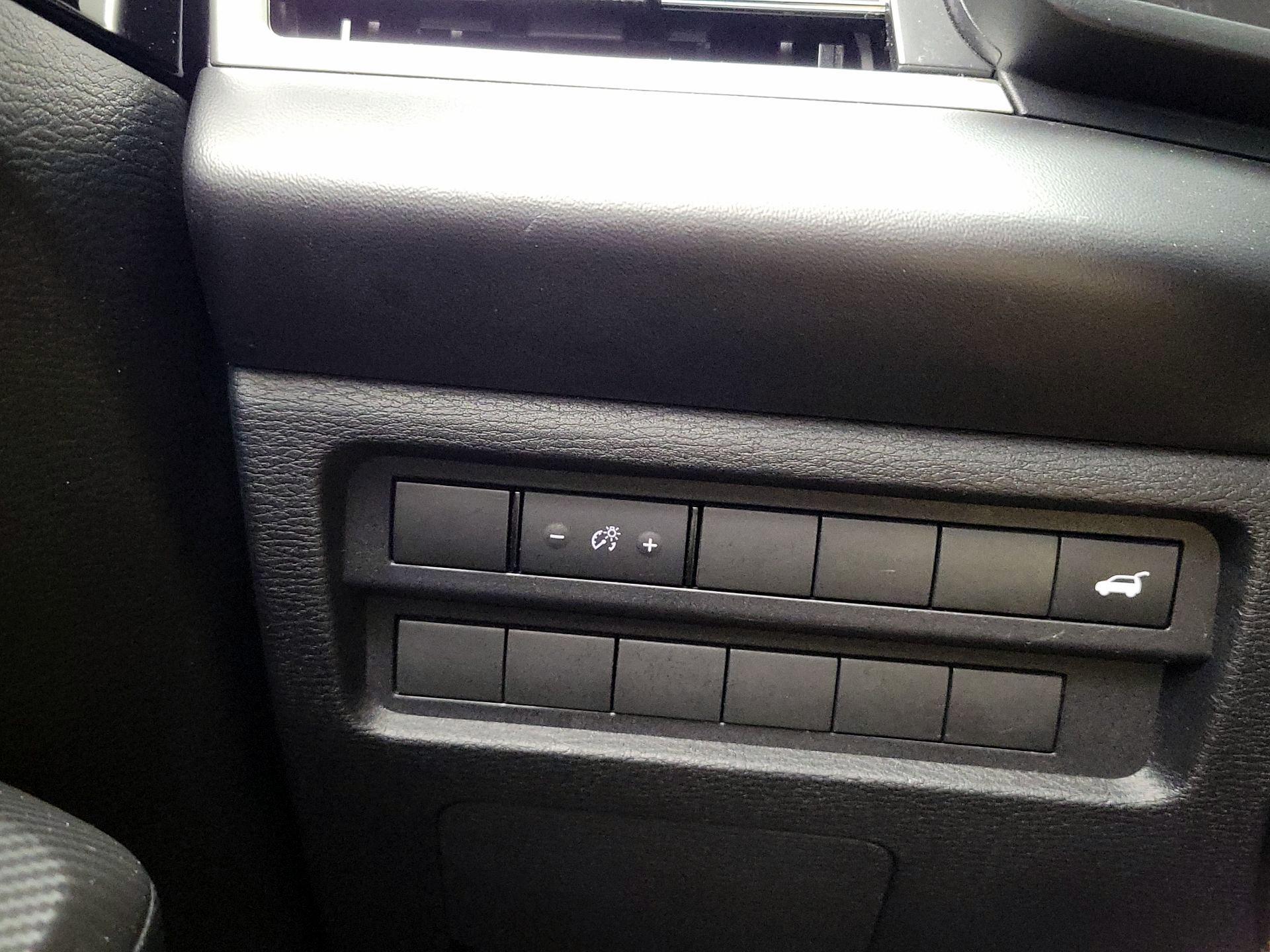 Thumbnail: 2023 Mitsubishi Outlander - 13