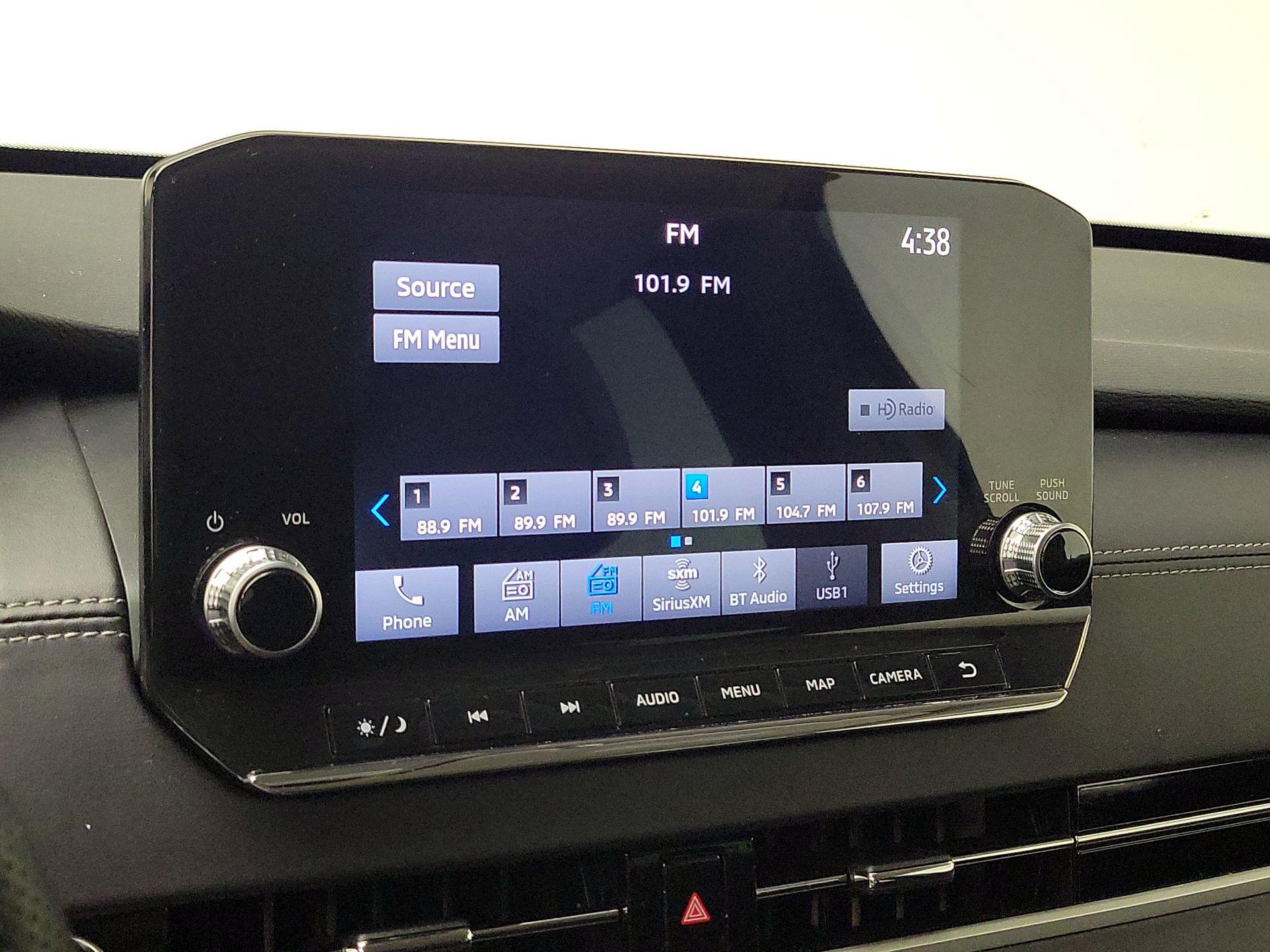 Thumbnail: 2023 Mitsubishi Outlander - 15