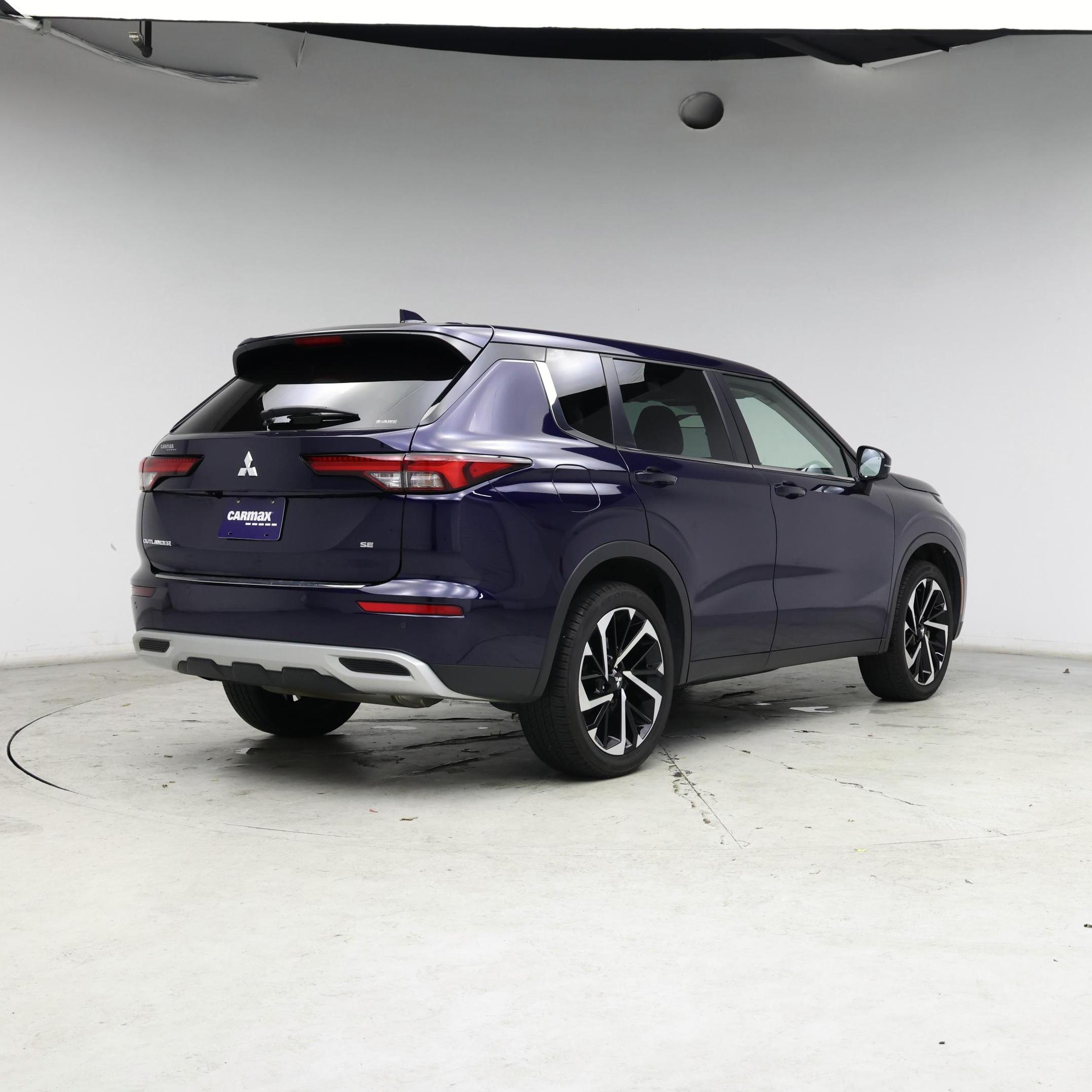 Thumbnail: 2023 Mitsubishi Outlander - 8