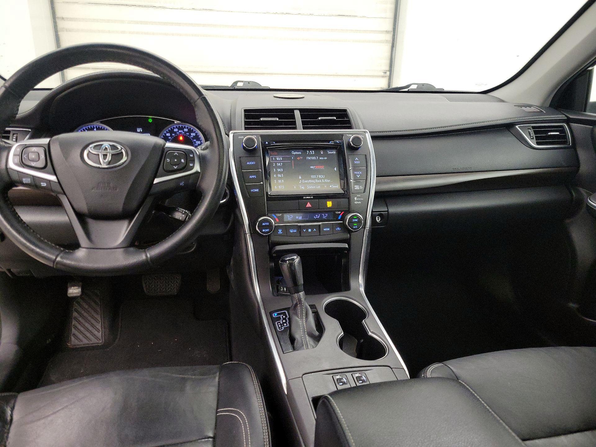 Thumbnail: 2016 Toyota Camry - 9