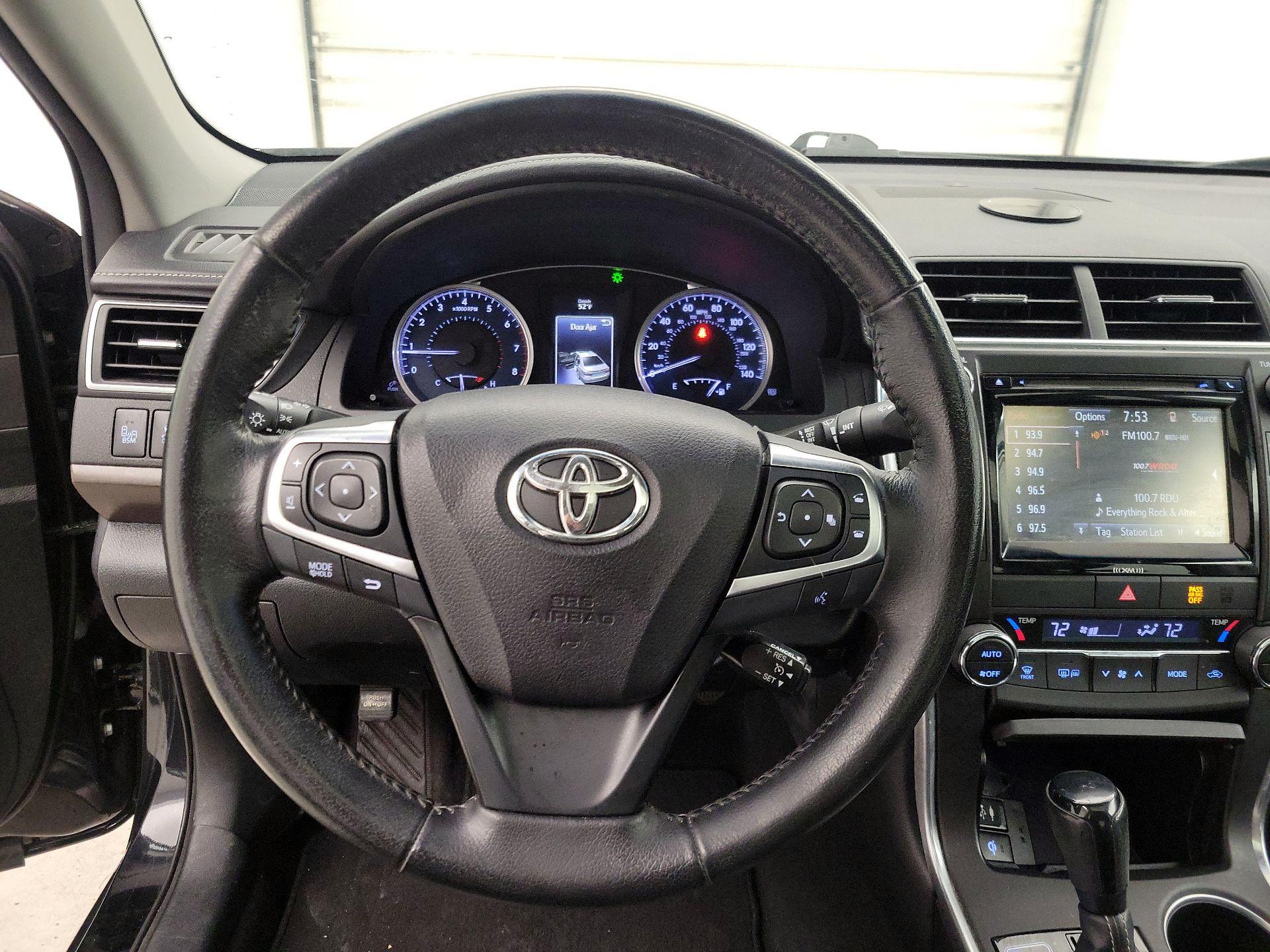 Thumbnail: 2016 Toyota Camry - 10