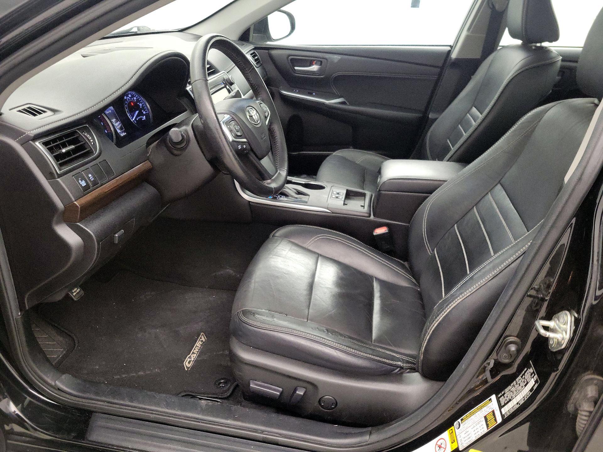 Thumbnail: 2016 Toyota Camry - 11