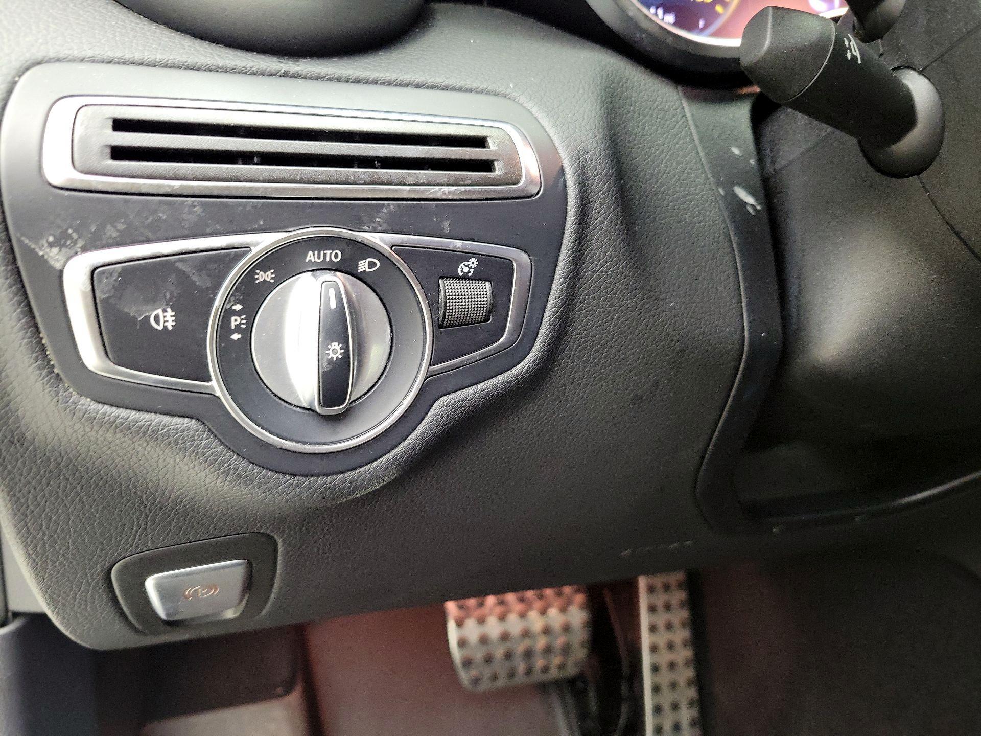 Thumbnail: 2020 Mercedes-Benz C-Class - 13