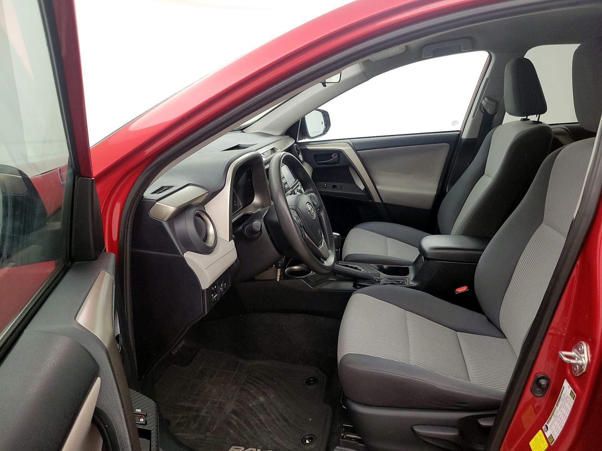 Thumbnail: 2015 Toyota RAV4 - 11