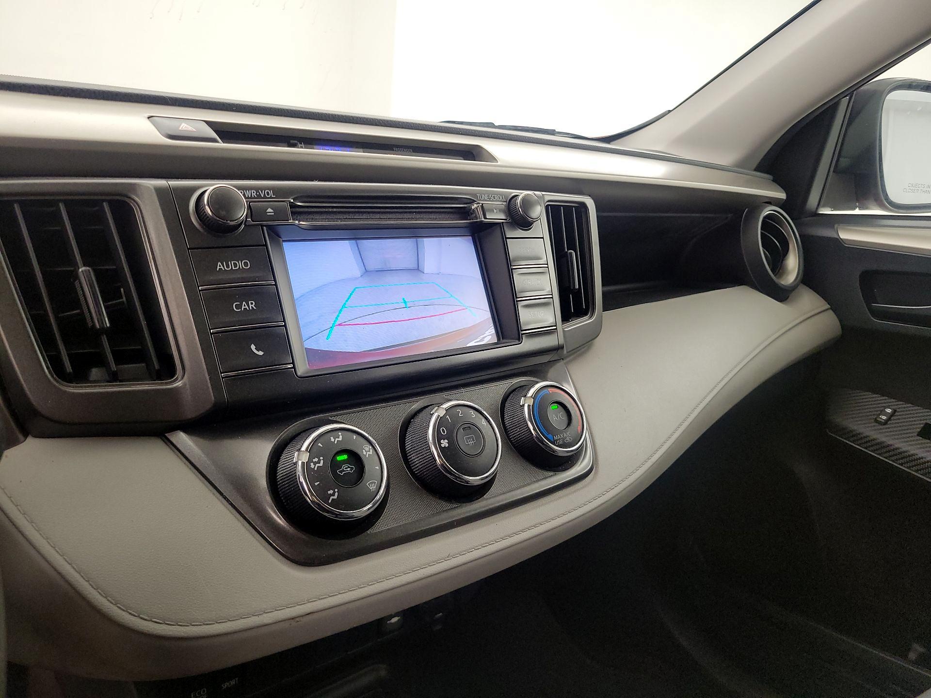 Thumbnail: 2015 Toyota RAV4 - 14