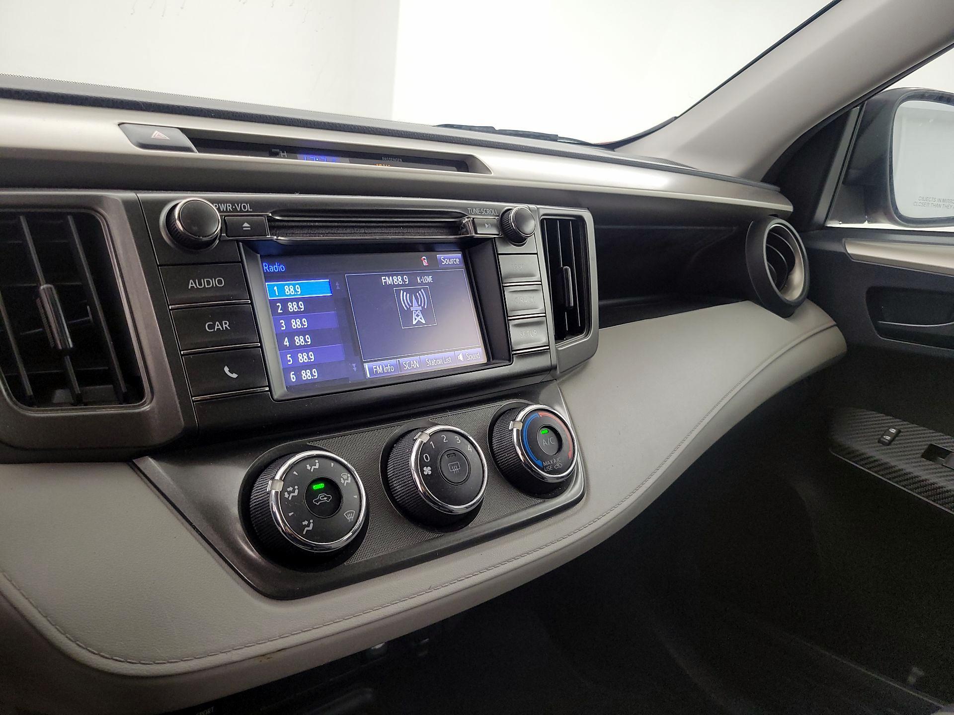 Thumbnail: 2015 Toyota RAV4 - 15