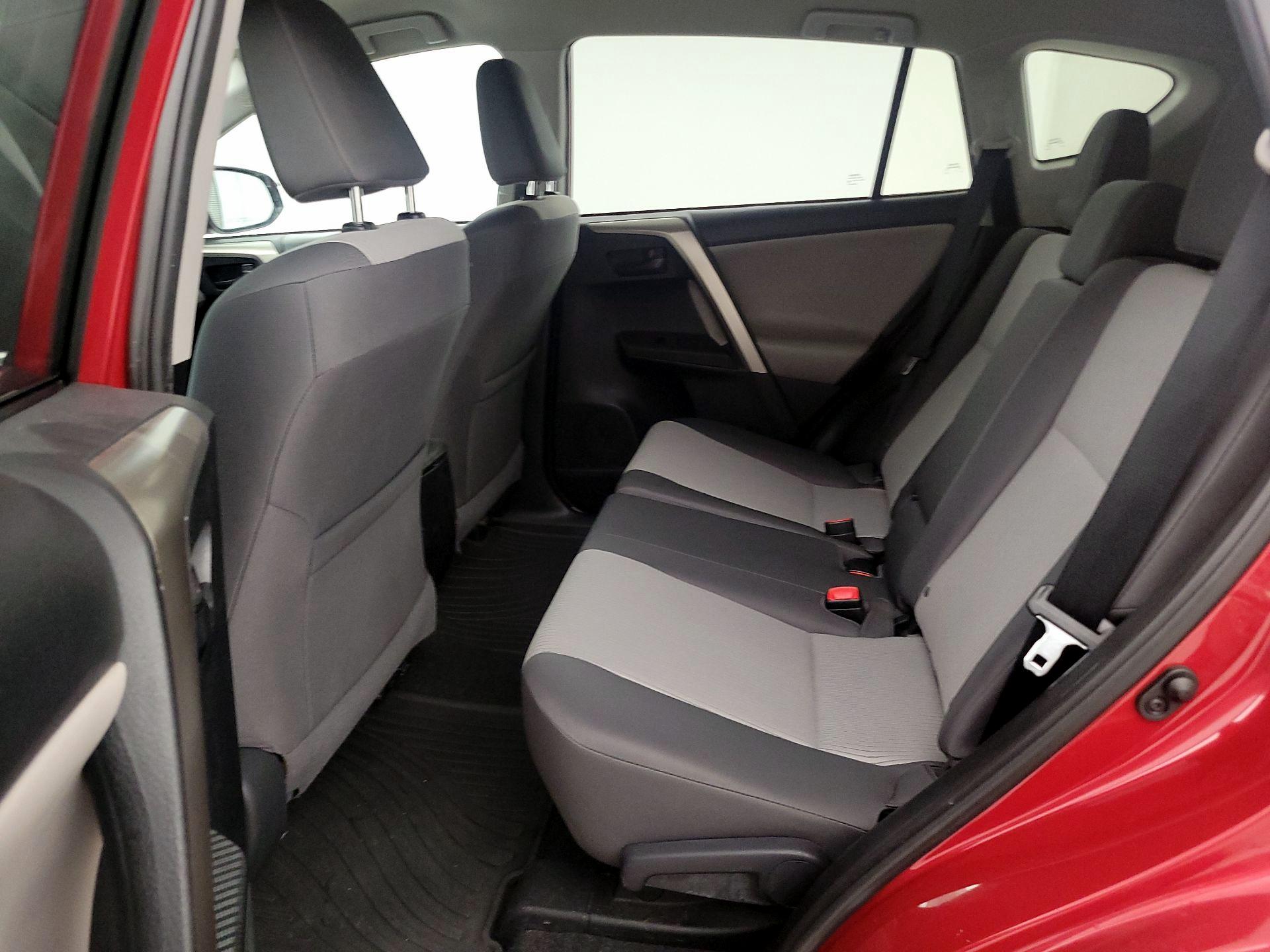 Thumbnail: 2015 Toyota RAV4 - 19