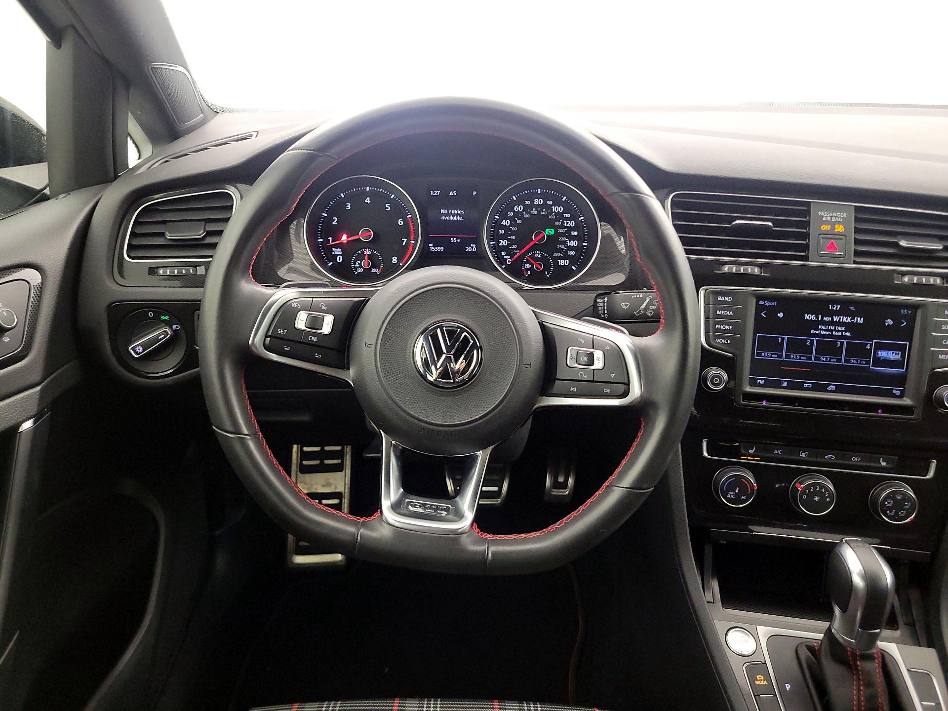 Thumbnail: 2017 Volkswagen Golf - 10